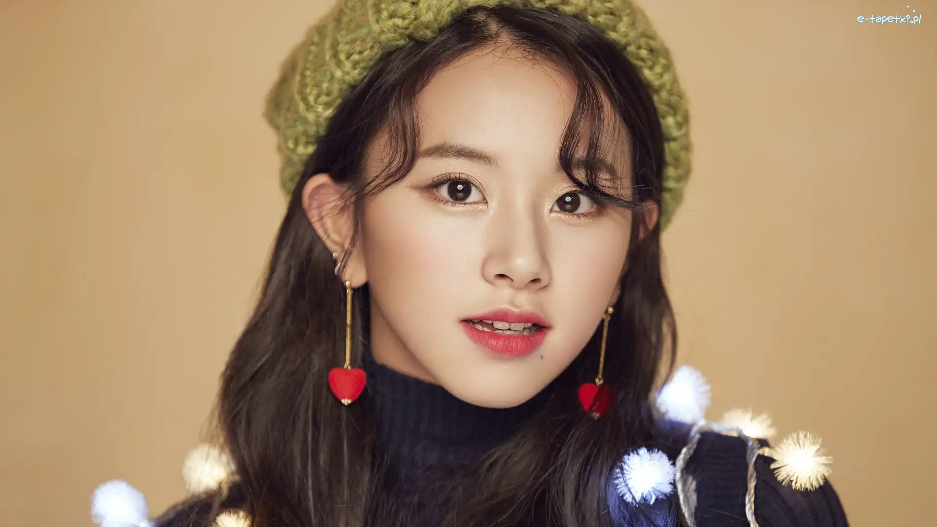 Chaeyoung, Piosenkarka, Dziewczyna