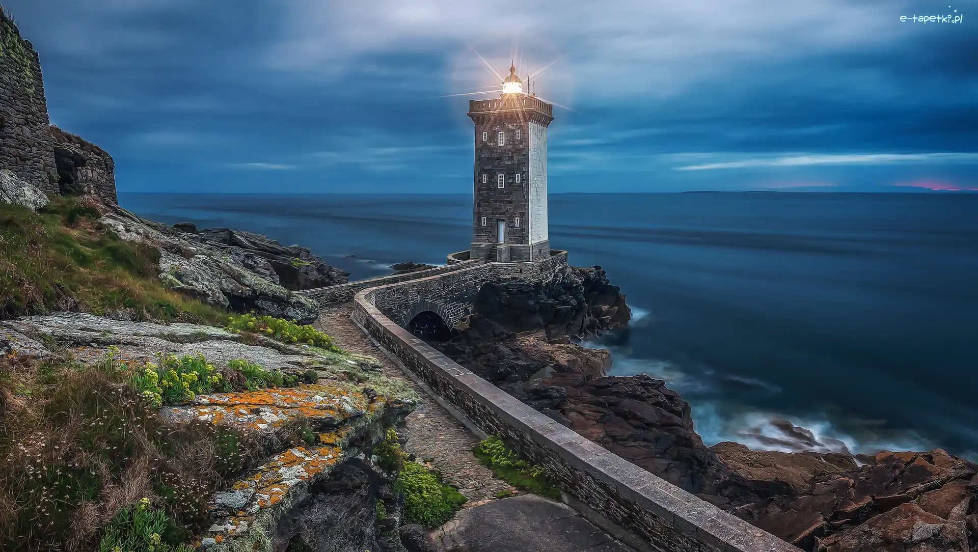 Francja, Skały, Rośliny, Kermorvan lighthouse, Latarnia morska, Gmina Conquet, Morze