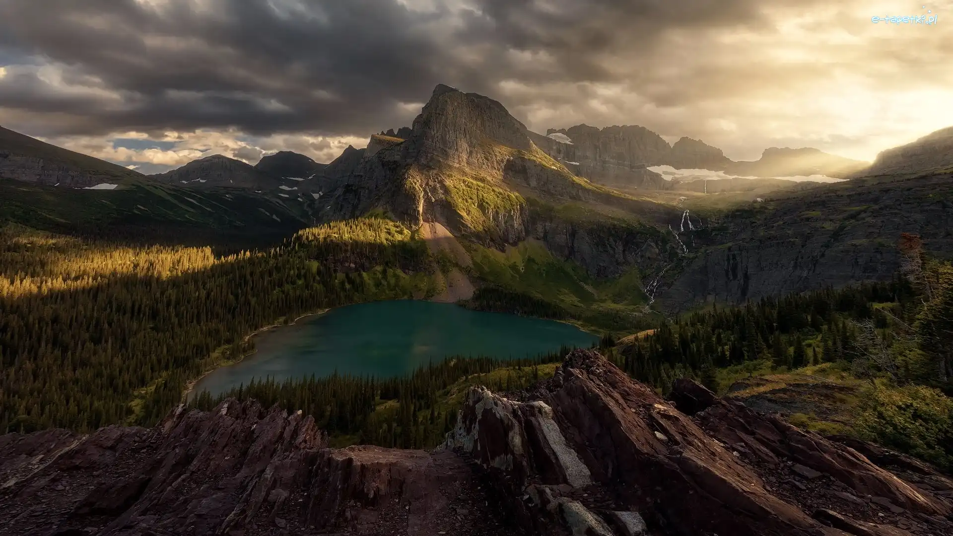 Chmury, Grinnell Lake, Stany Zjednoczone, Skały, Góry, Lewis Range, Drzewa, Jezioro, Park Narodowy Glacier, Montana