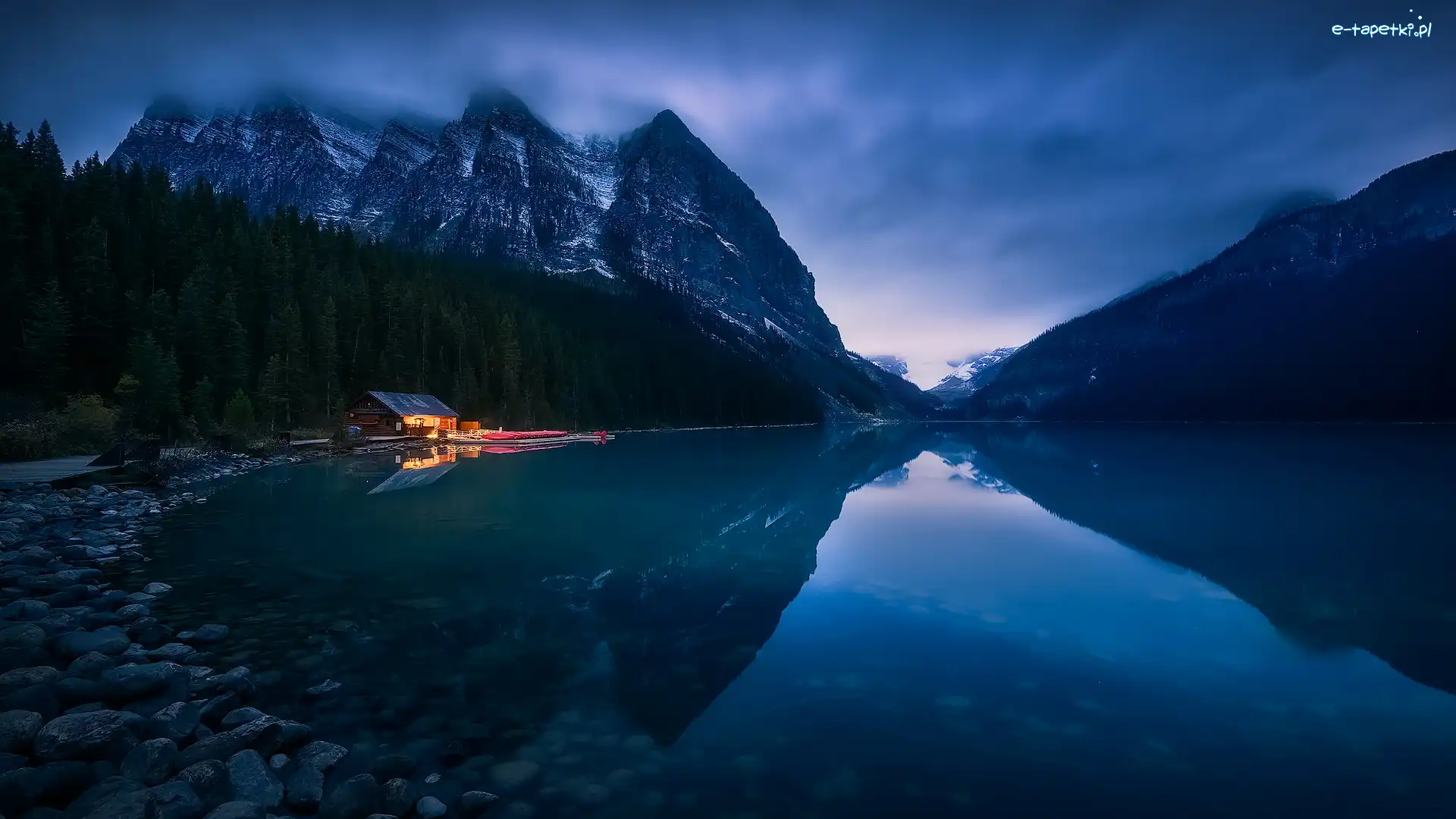 Canadian Rockies, Jezioro, Kanada, Góry, Oświetlony, Domek, Lasy, Park Narodowy Banff, Lake Louise, Alberta