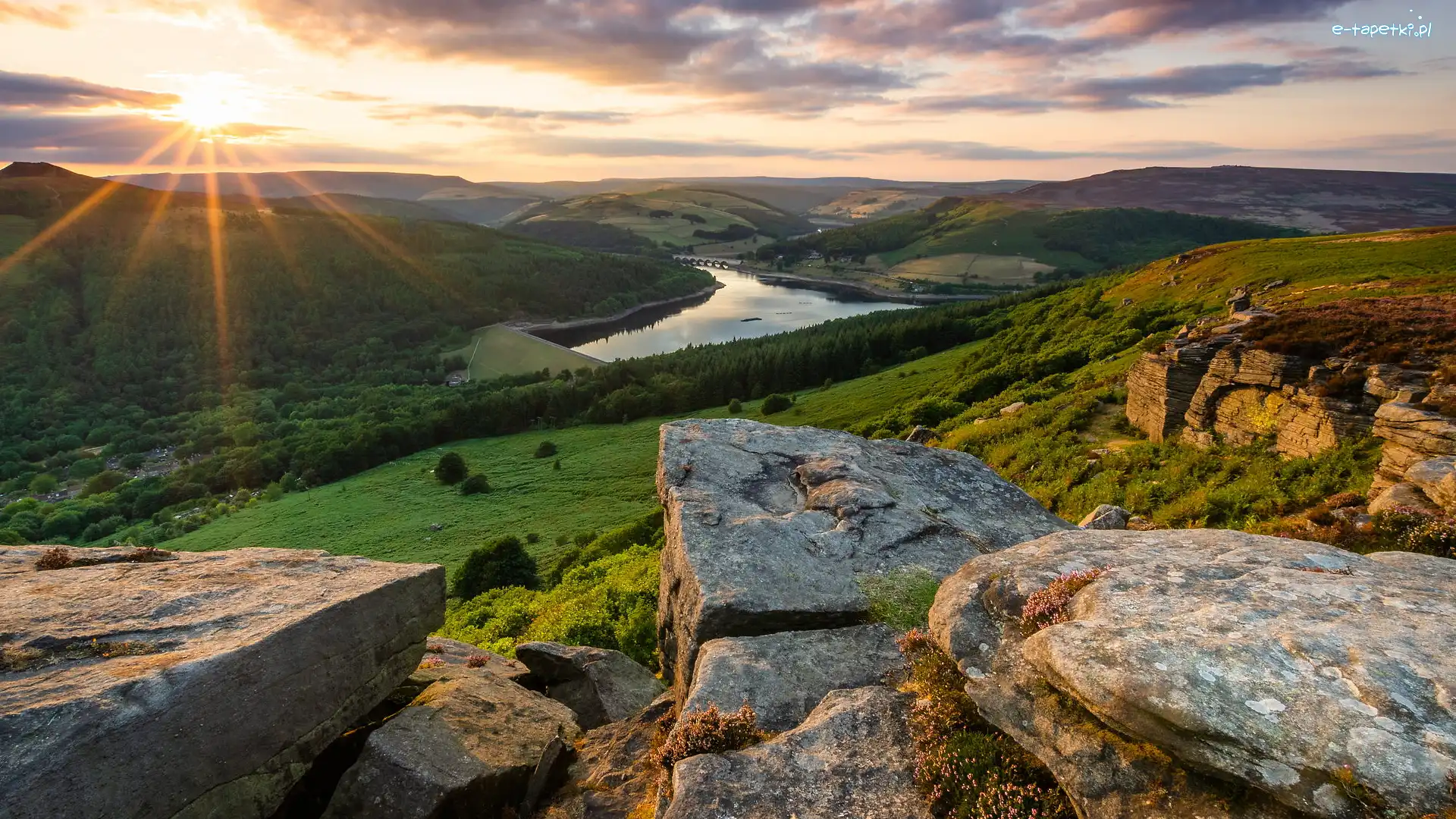 Dolina, Bamford Edge, Anglia, Park Narodowy Peak District, Promienie słońca, Jezioro, Ladybower Reservoir, Skały