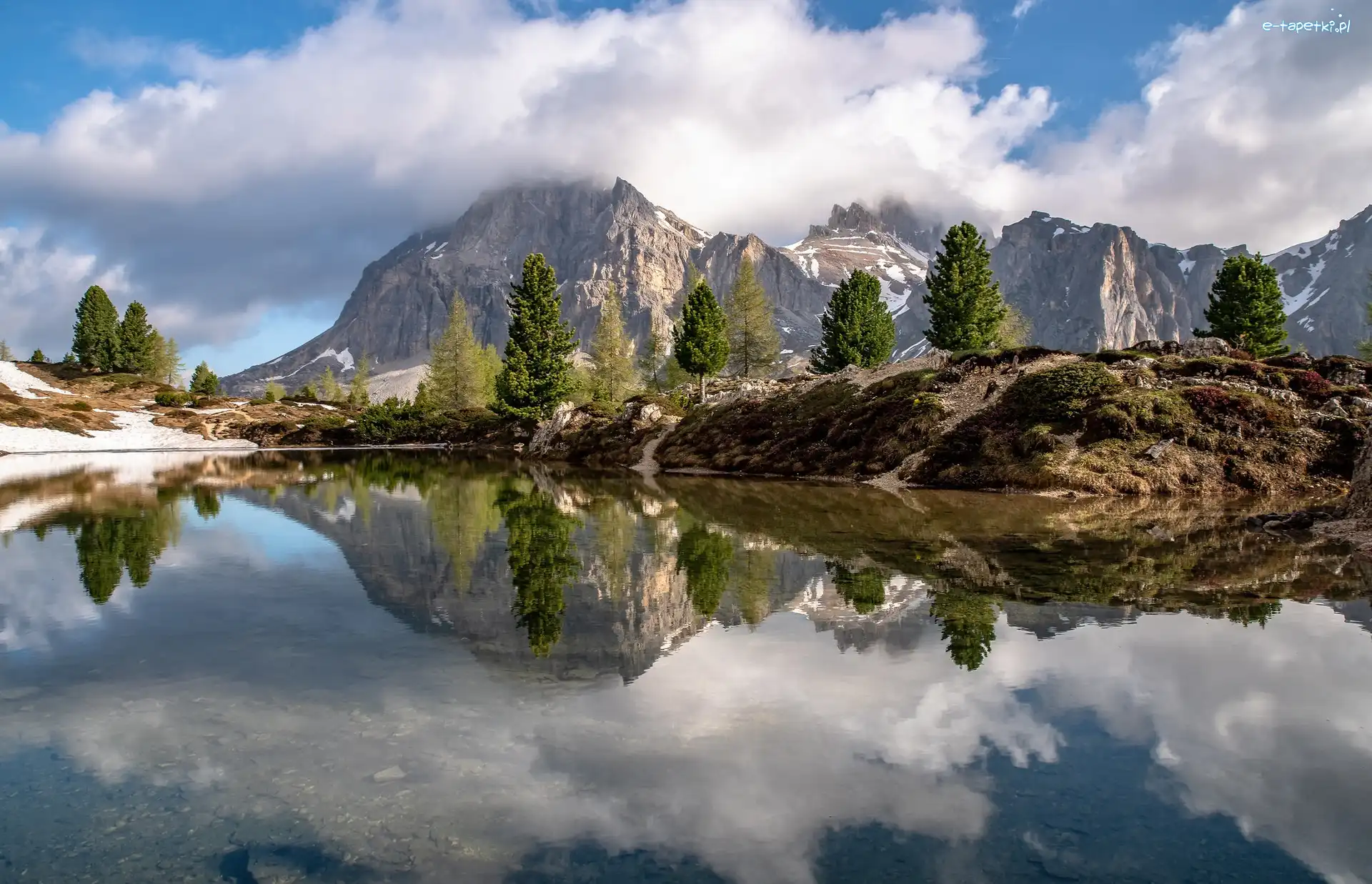 Drzewa, Chmury, Jezioro, Dolomity, Góry, Włochy, Tyrol, Lago Limides, Odbicie