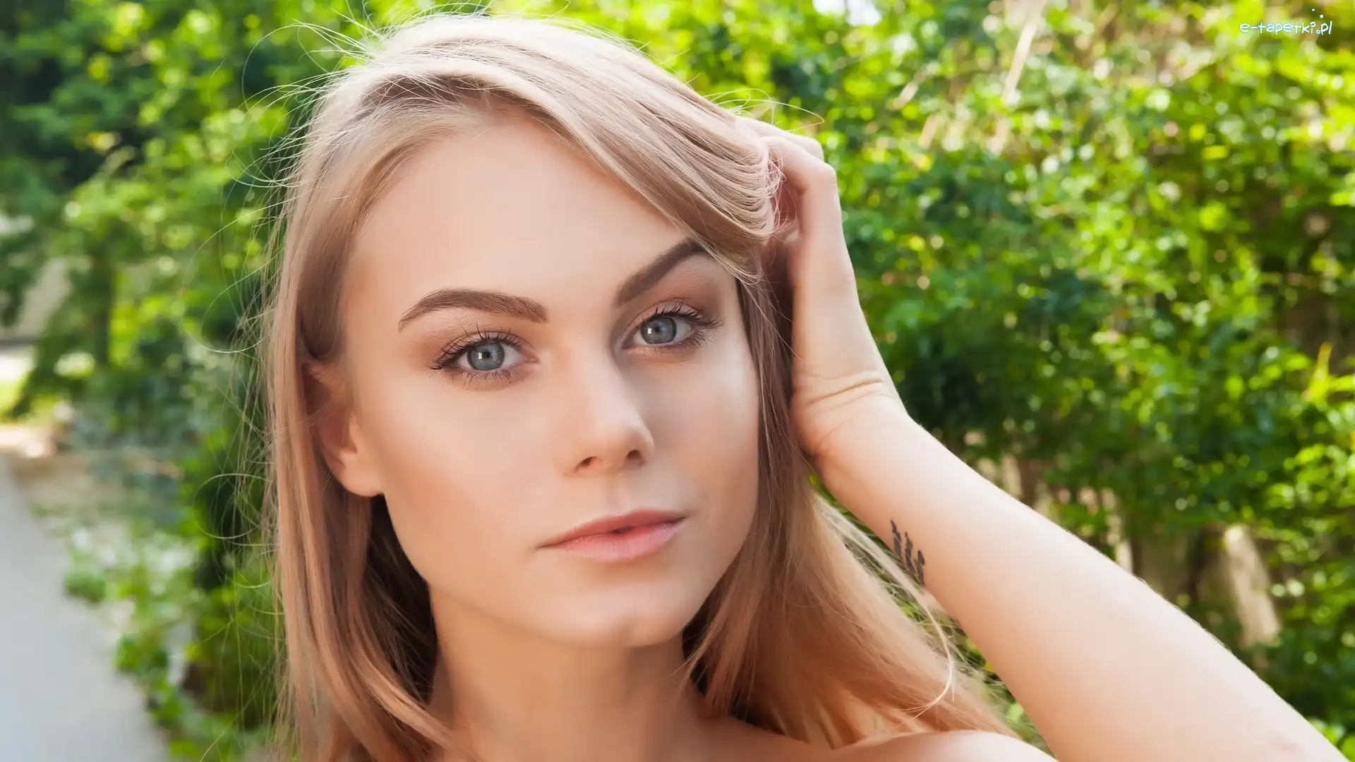 Blondynka, Ręka, Twarz, Kobieta