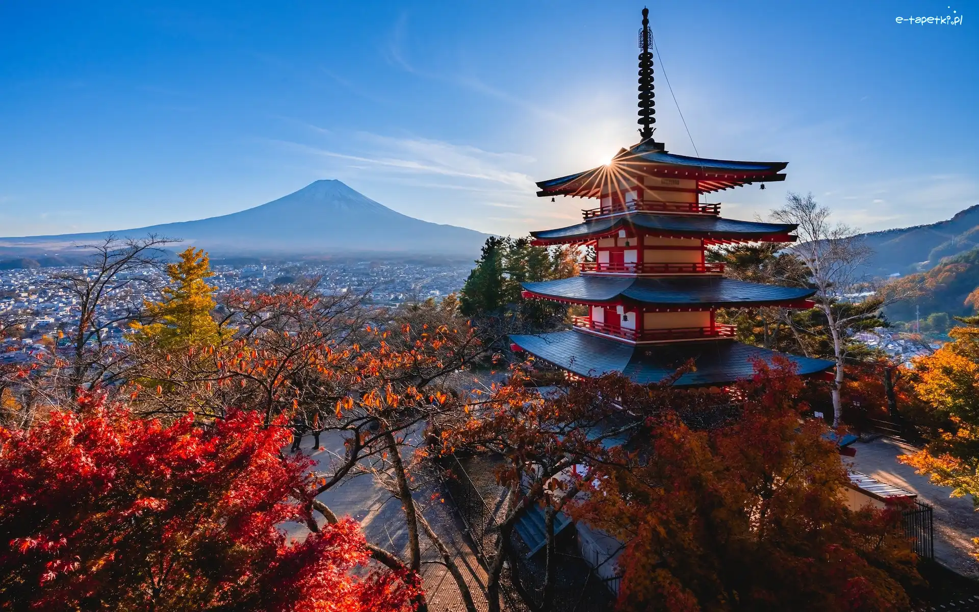 Mount Fuji, Góra, Chureito Pagoda, Jesień, Prefektura Yamanashi, Wyspa Honsiu, Fudżi, Miasto Fujiyoshida, Promienie słońca, Japonia, Drzewa, Świątynia