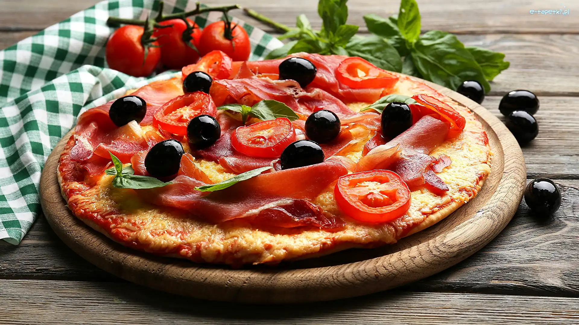 Pizza, Oliwki, Szynka, Deski, Pomidory