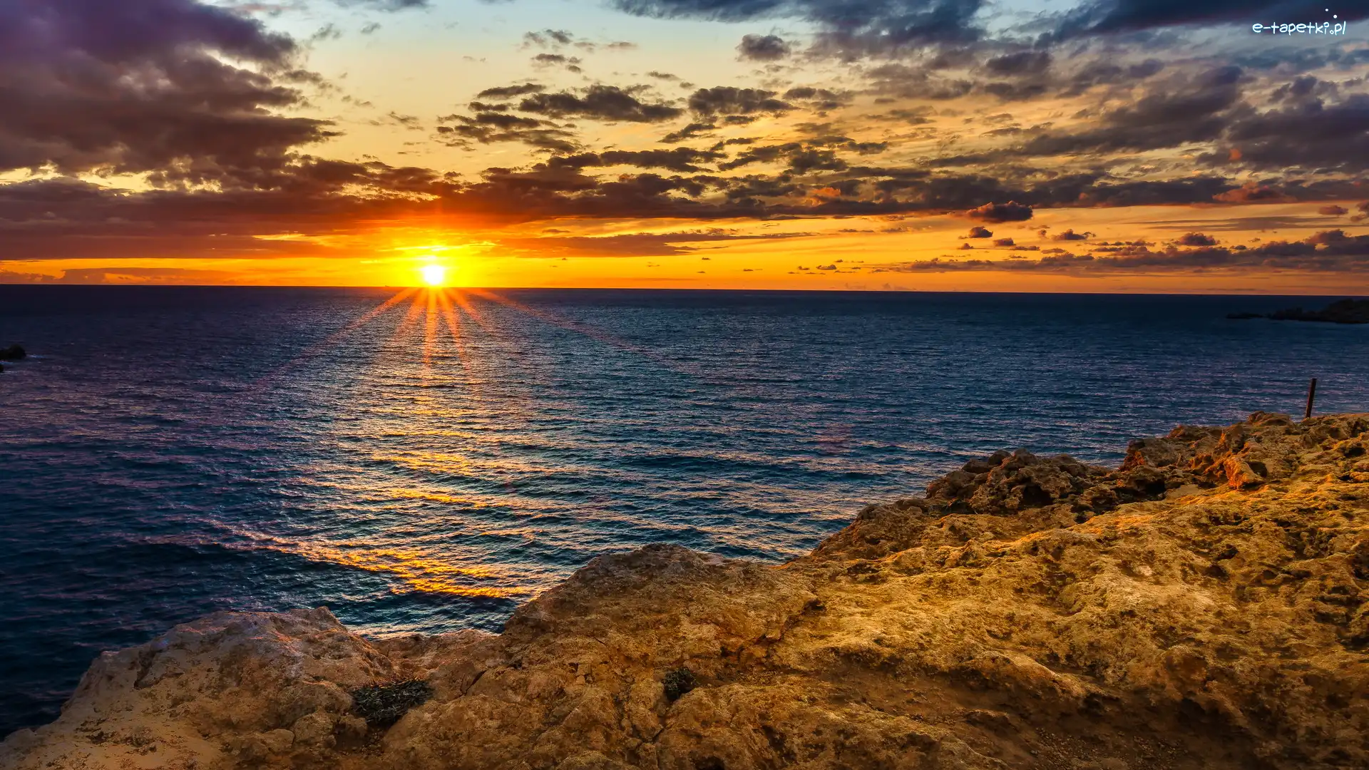 Mgarr, Chmury, Skały, Malta, Zachód słońca, Morze Śródziemne