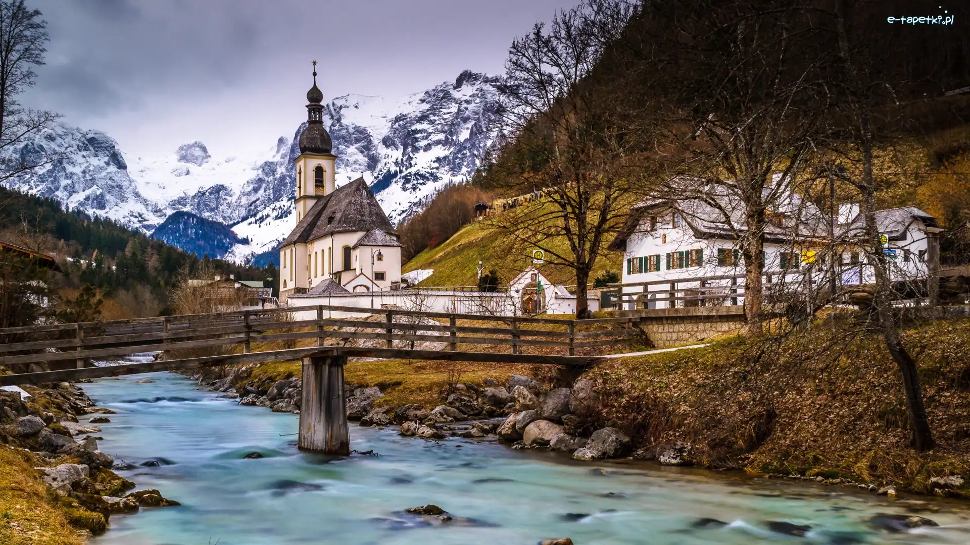 Most, Ramsau bei Berchtesgaden, Niemcy, Rzeka Ramsauer Ache, Alpy, Kościół św Sebastiana, Drzewa, Park Narodowy Berchtesgaden, Góry, Bawaria