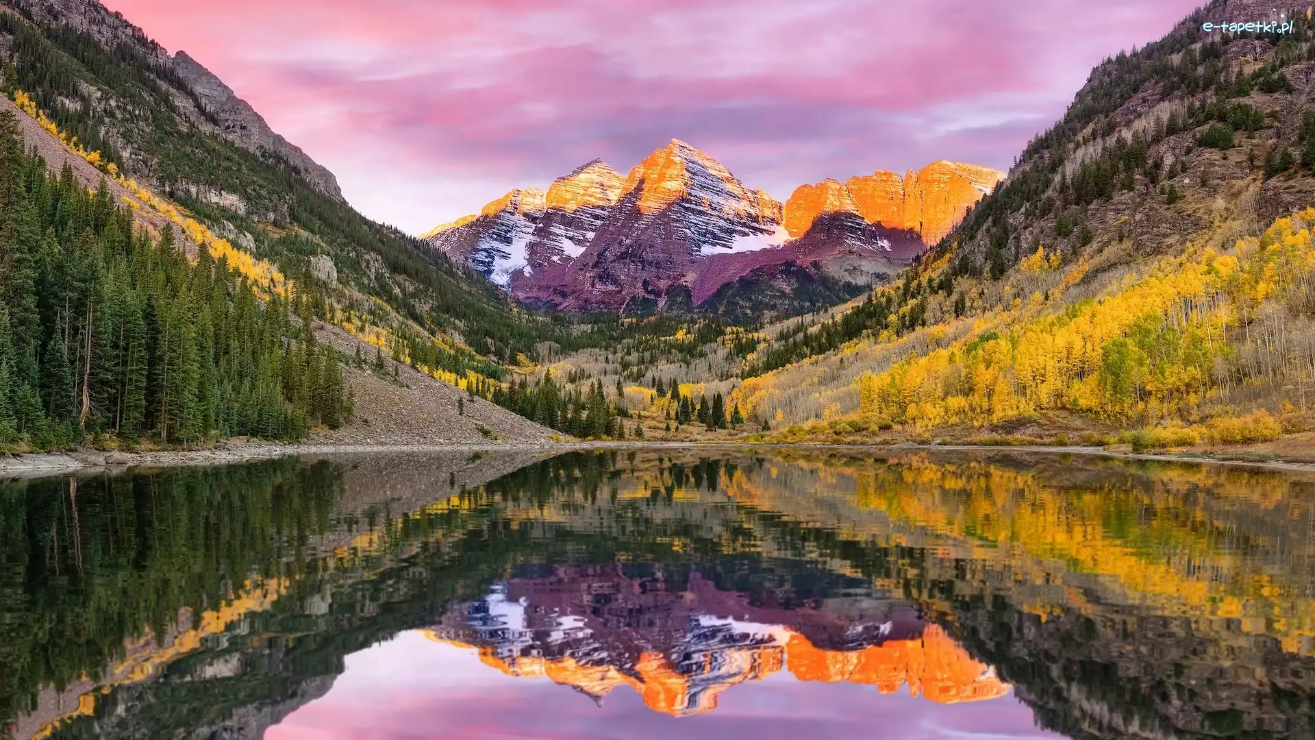 Odbicie, Szczyty Maroon Bells, Stany Zjednoczone, Kolorado, Jezioro Maroon Lake, Drzewa, Jesień, Góry Skaliste
