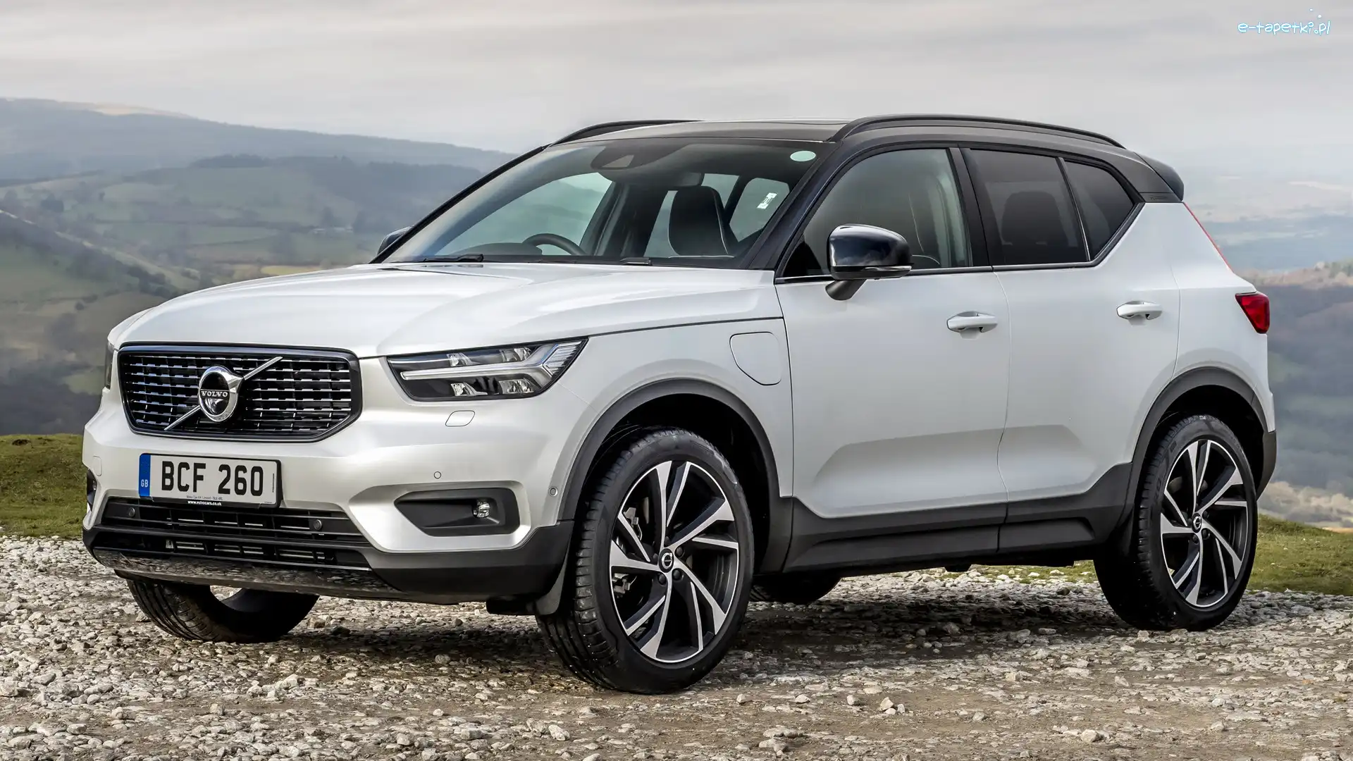 Volvo XC40 Twin Engine, Białe