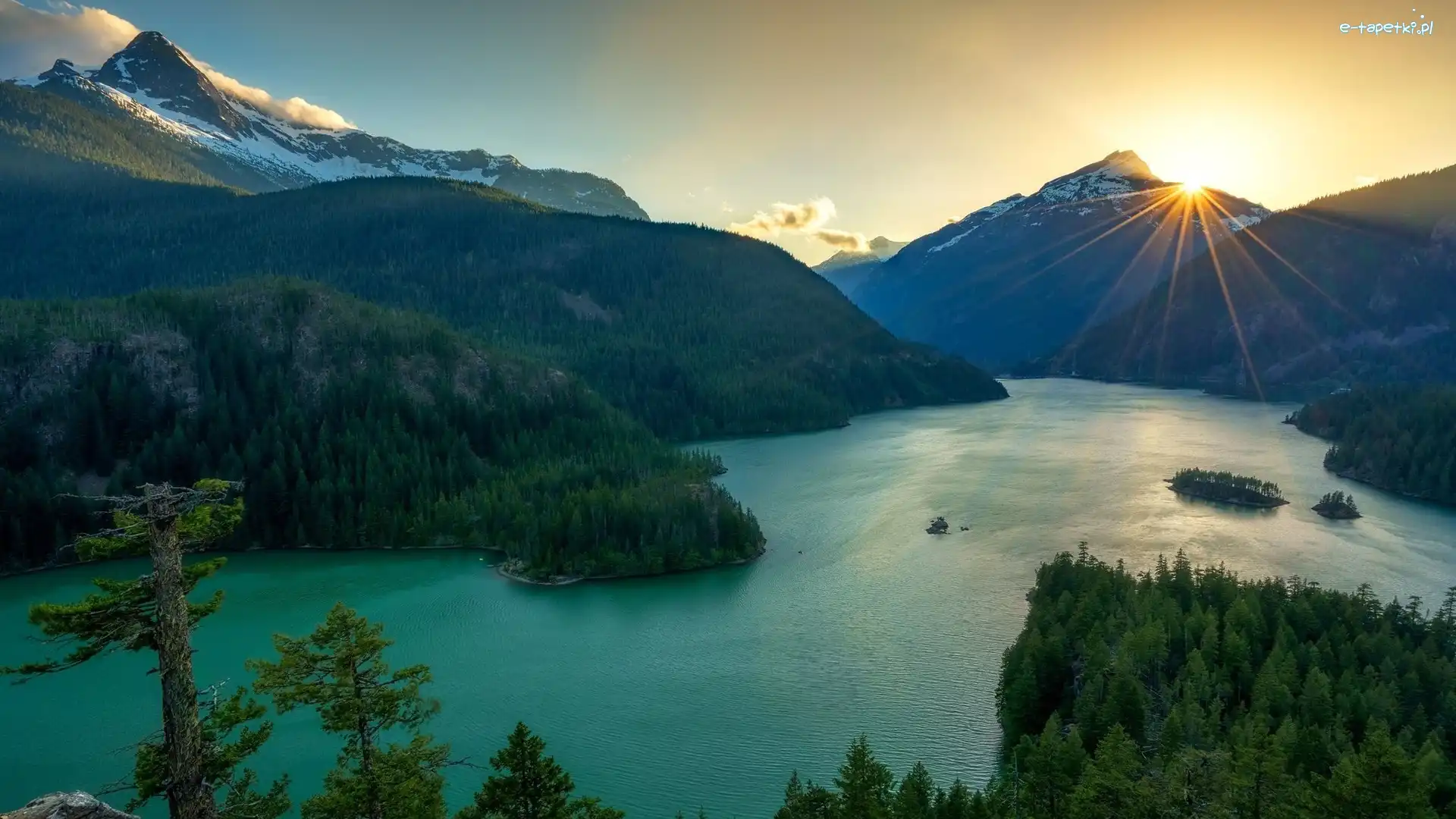 Drzewa, Jezioro, Stany Zjednoczone, Stan Waszyngton, Diablo Lake, Promienie słońca, Park Narodowy Północnych Gór Kaskadowych, Góry
