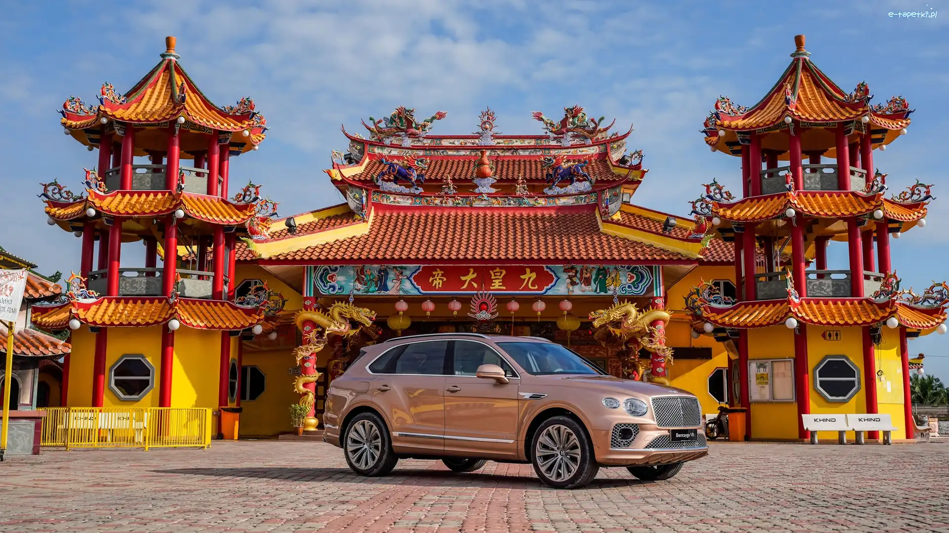 Budynek, Bentley Bentayga V8