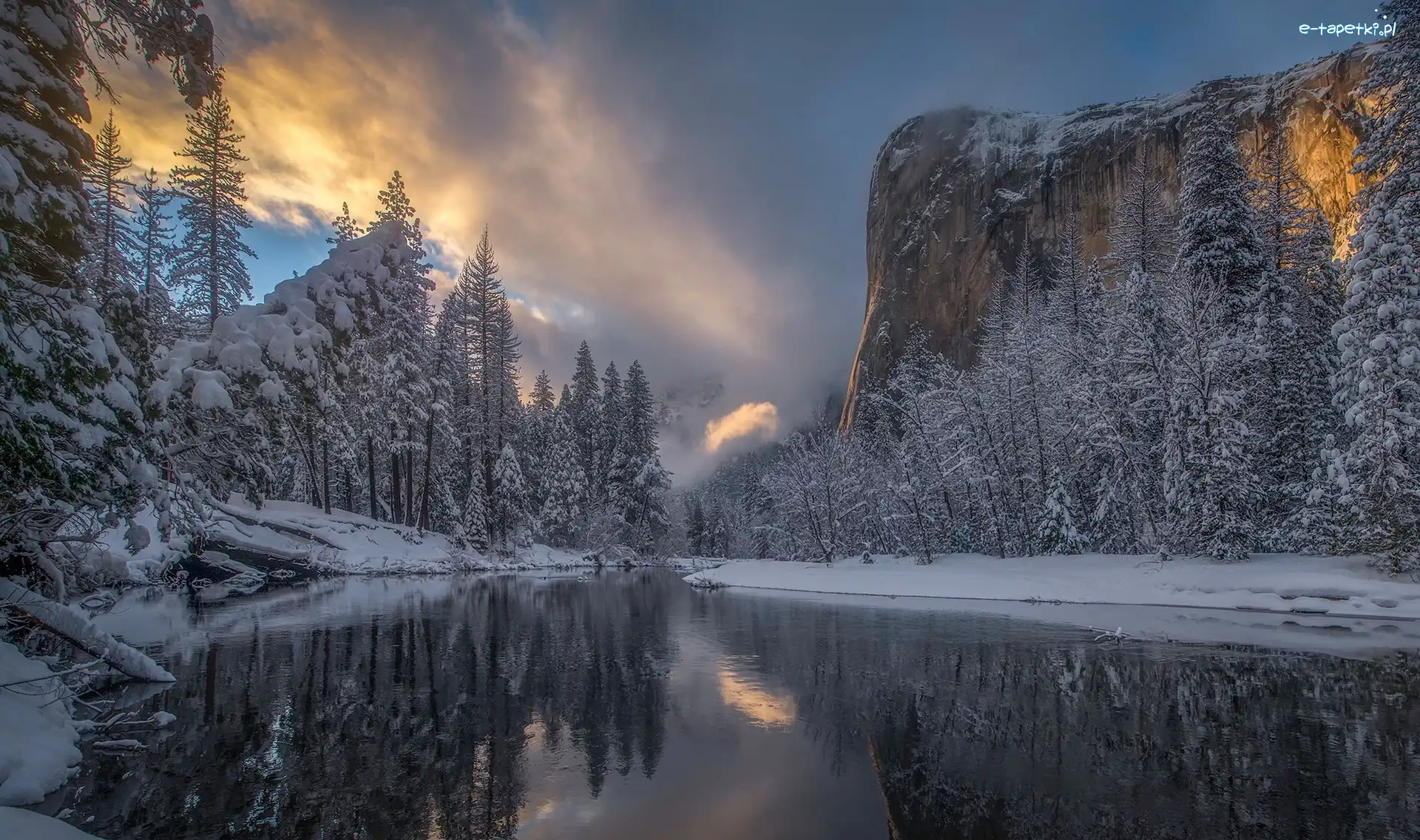 Merced River, Stany Zjednoczone, Zima, Park Narodowy Yosemite, Chmury, Góry, Rzeka, Drzewa, Sierra Nevada, Stan Kalifornia, Las