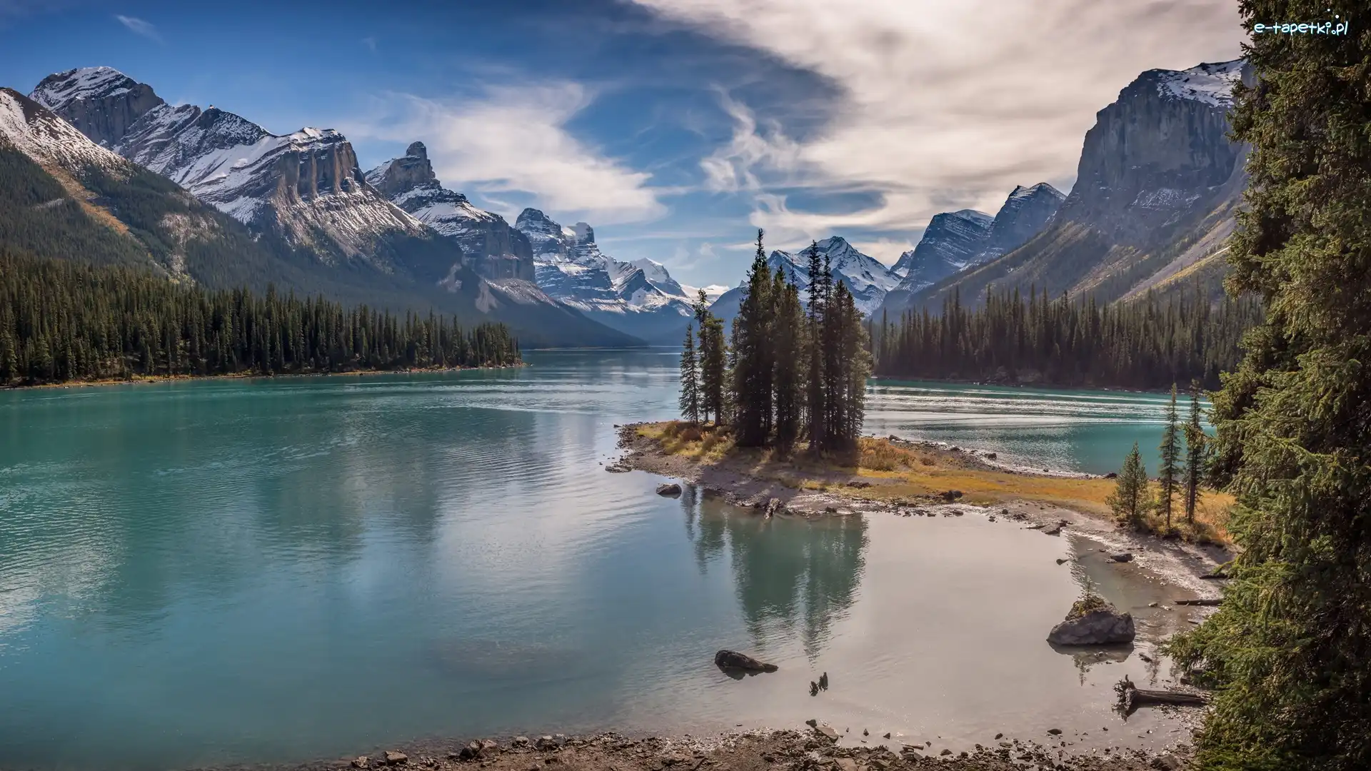 Lasy, Drzewa, Maligne Lake, Jezioro, Park Narodowy Jasper, Kanada, Alberta, Góry, Chmury