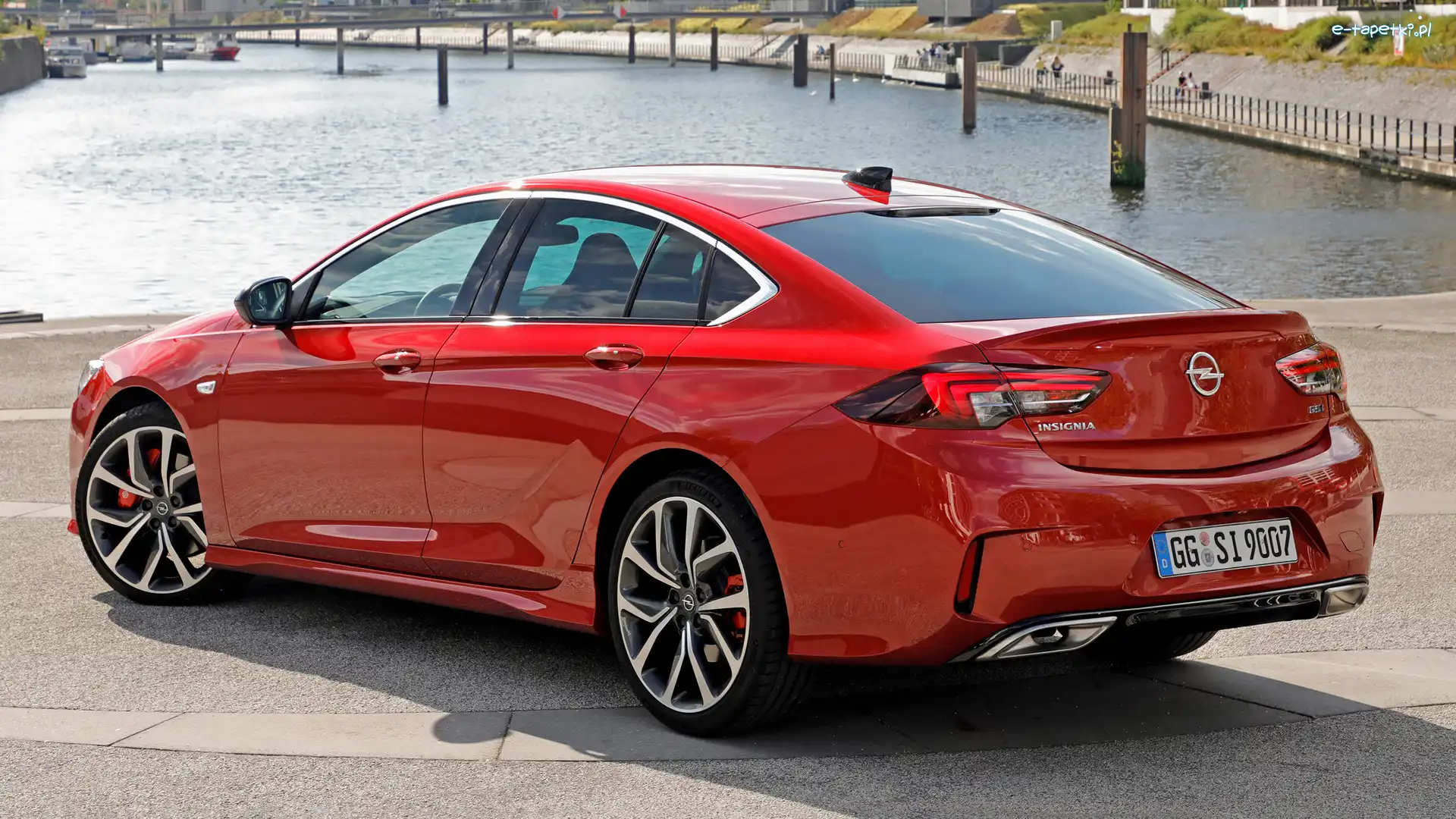 Opel Insignia GSi, Czerwony