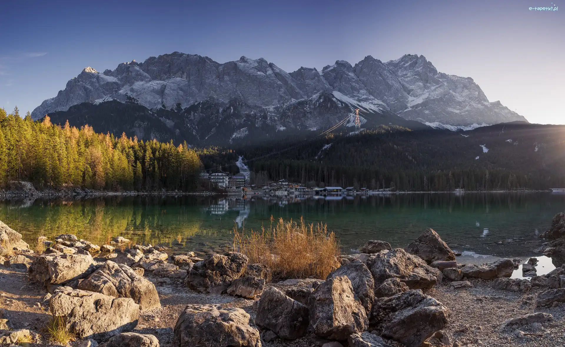 Pasmo Karwendel, Bawaria, Kamienie, Drzewa, Góry, Jezioro Eibsee, Las, Niemcy