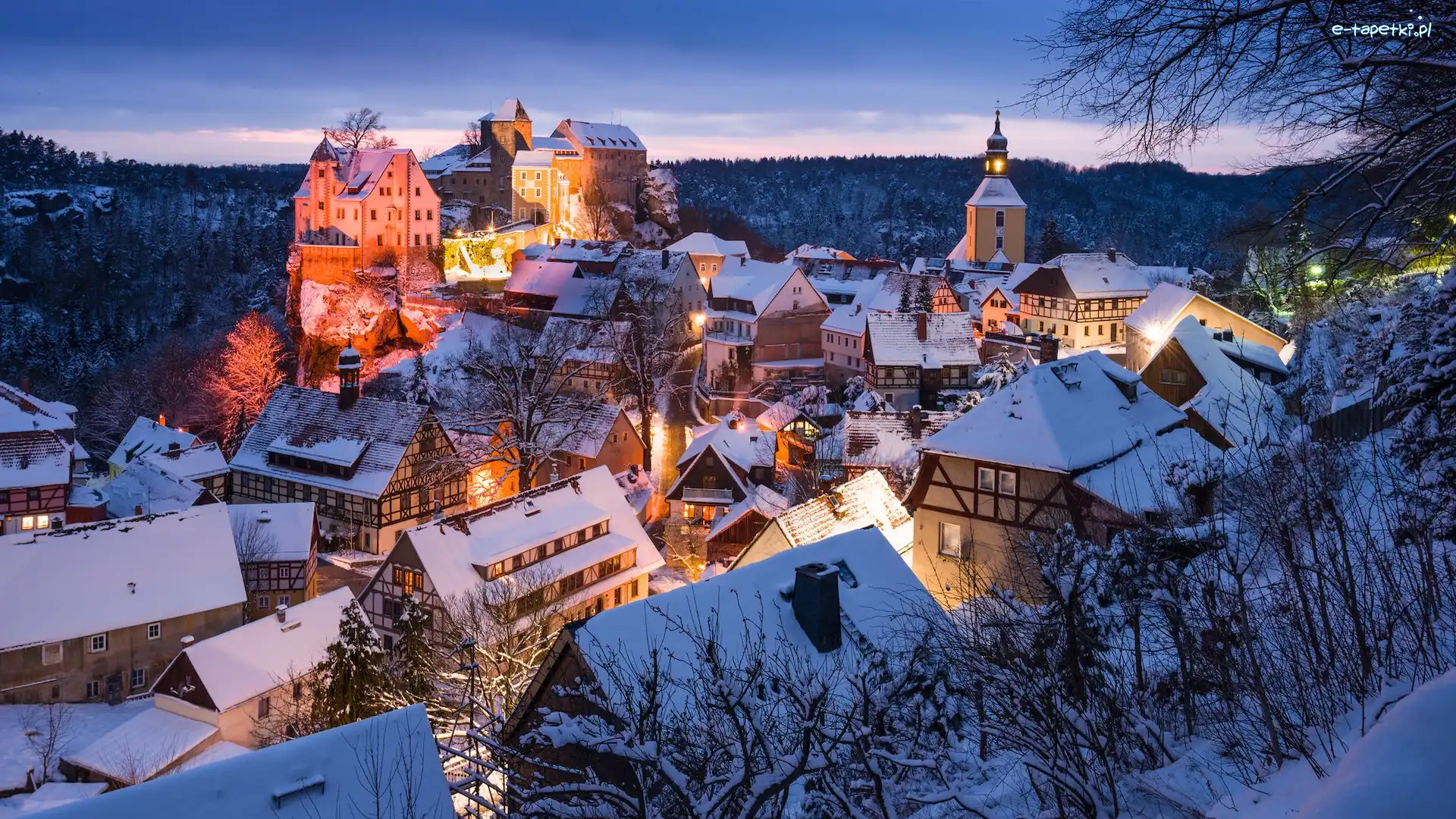 Niemcy, Zima, Hohnstein, Domy, Oświetlone
