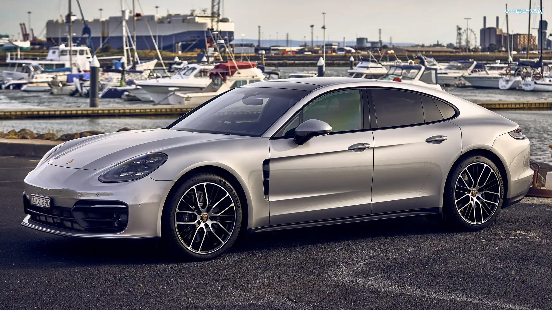 2021, Porsche Panamera, Srebrne