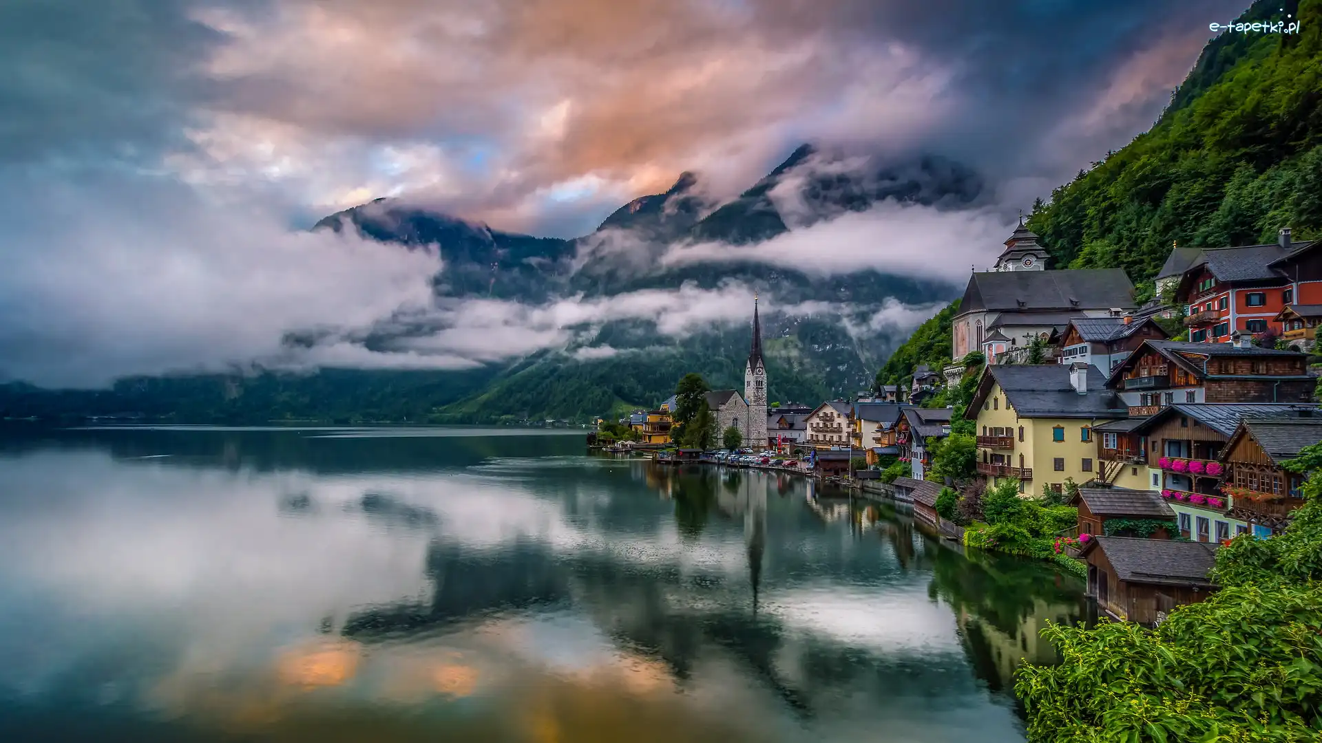 Jezioro Hallstattersee, Góry, Austria, Hallstatt, Alpy Salzburskie, Domy, Kościół, Mgła