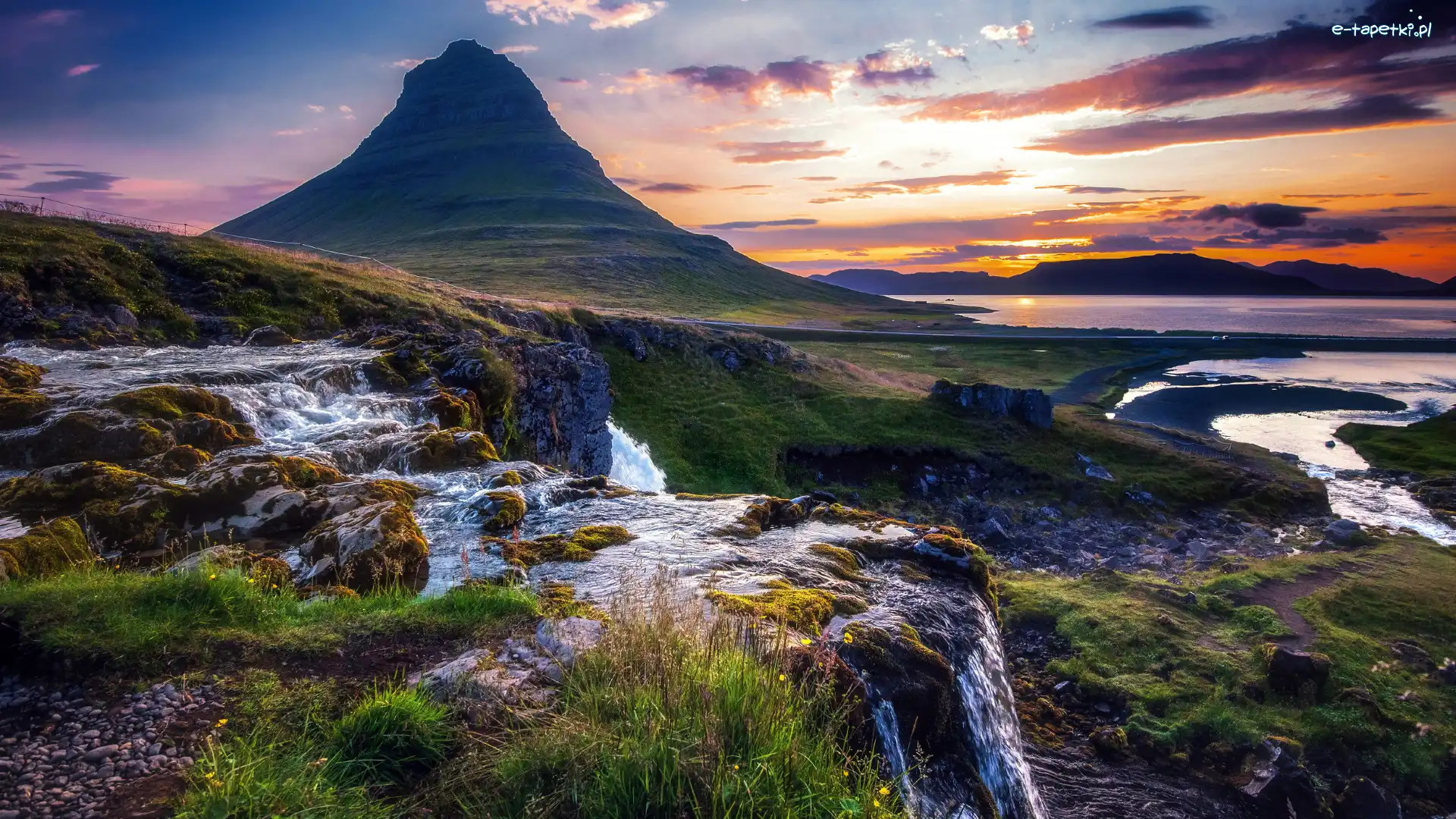 Półwysep Snaefellsnes, Wodospad Kirkjufellsfoss, Wchód słońca, Islandia, Rzeka, Góra Kirkjufell