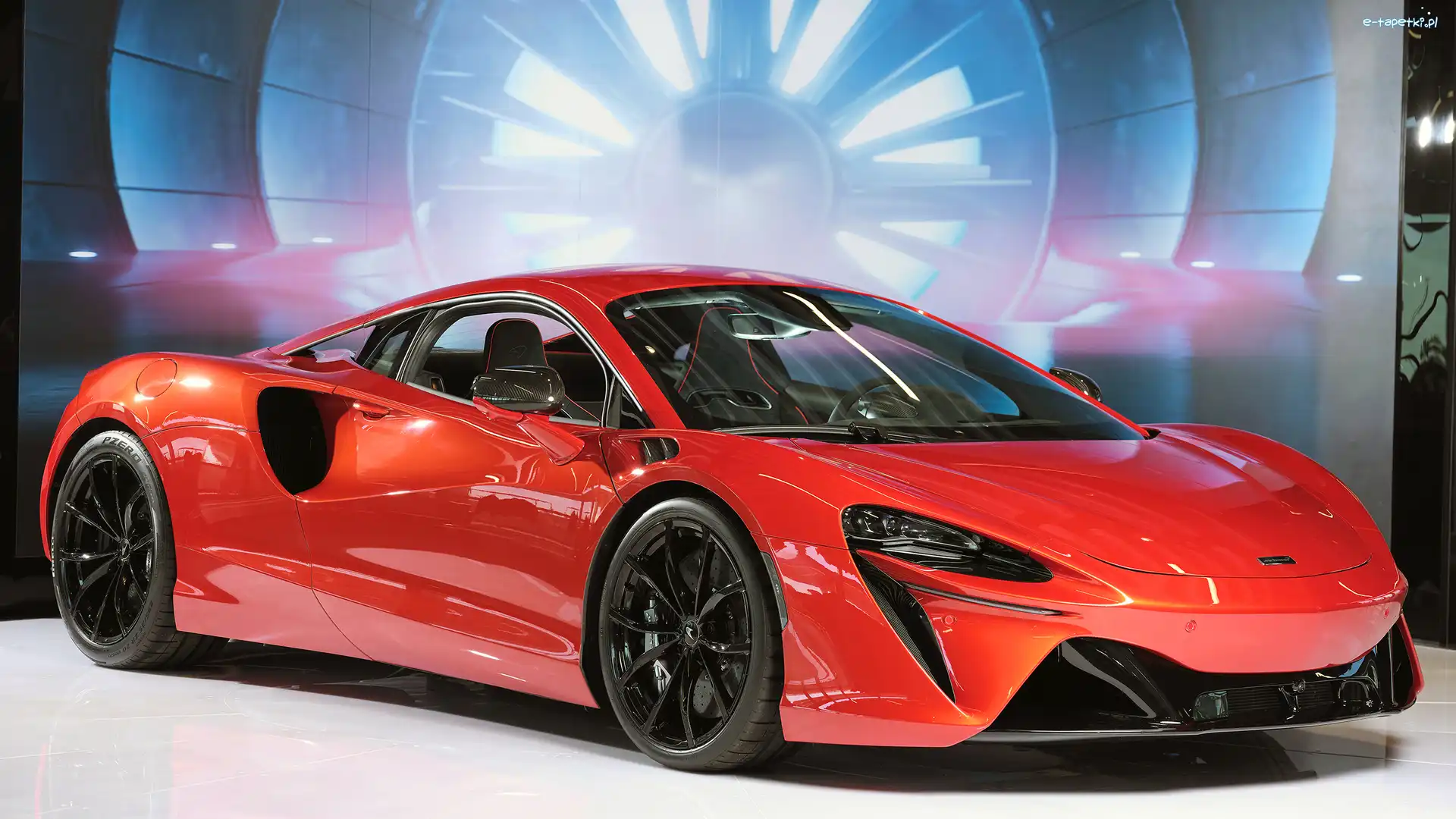 Czerwony, McLaren Artura