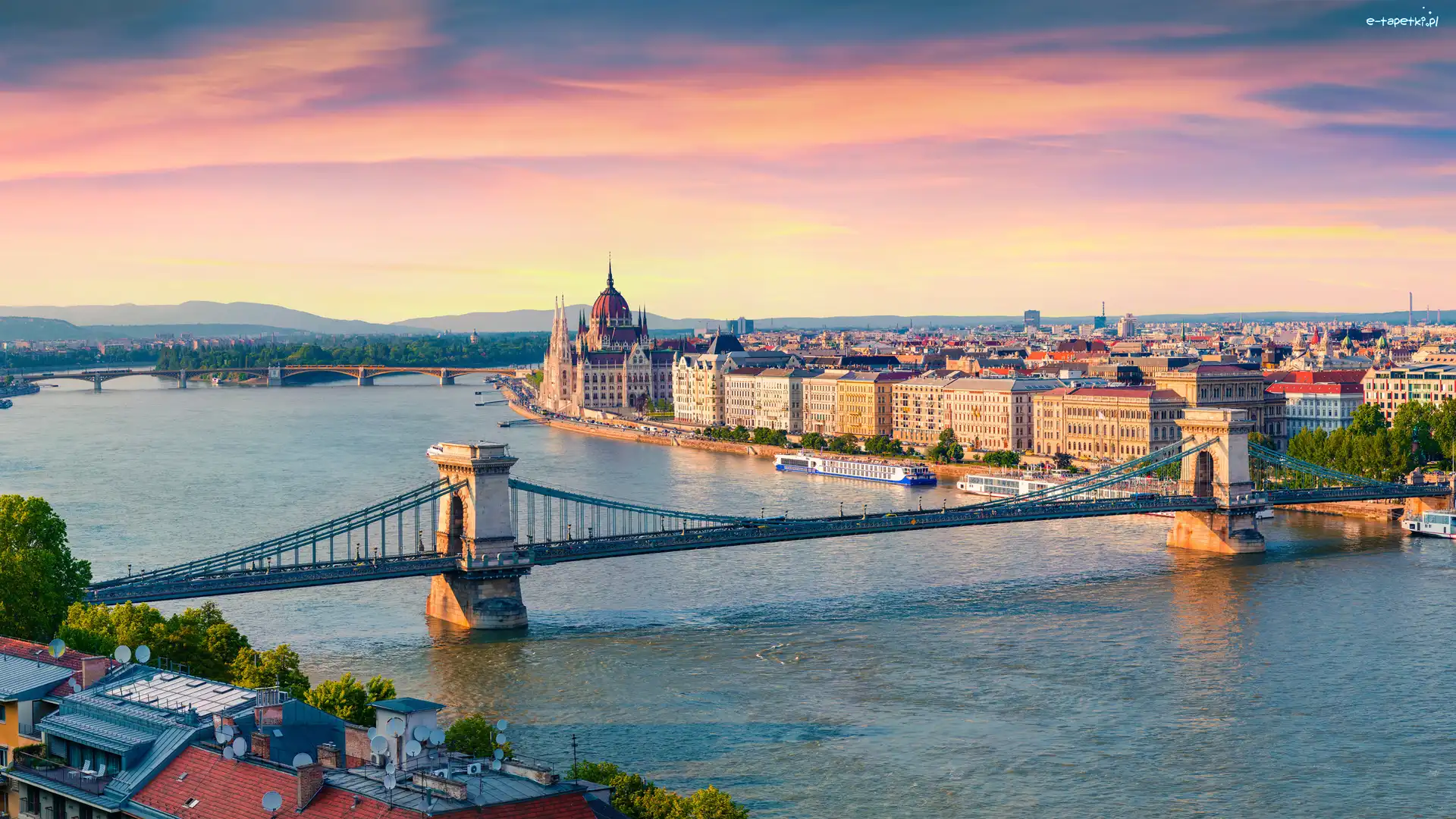Węgry, Rzeka Dunaj, Budapeszt, Statki, Most Łańcuchowy