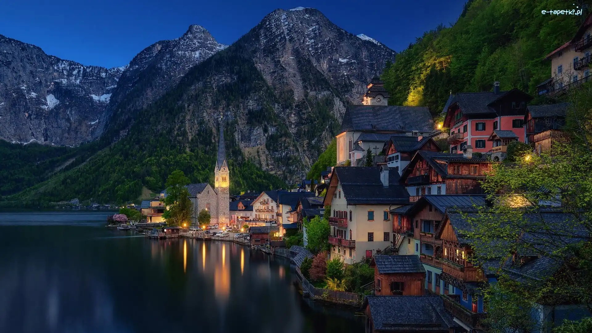 Światła, Jezioro Hallstattersee, Alpy Salzburskie, Góry, Austria, Domy, Kościół, Miasteczko Hallstatt, Noc