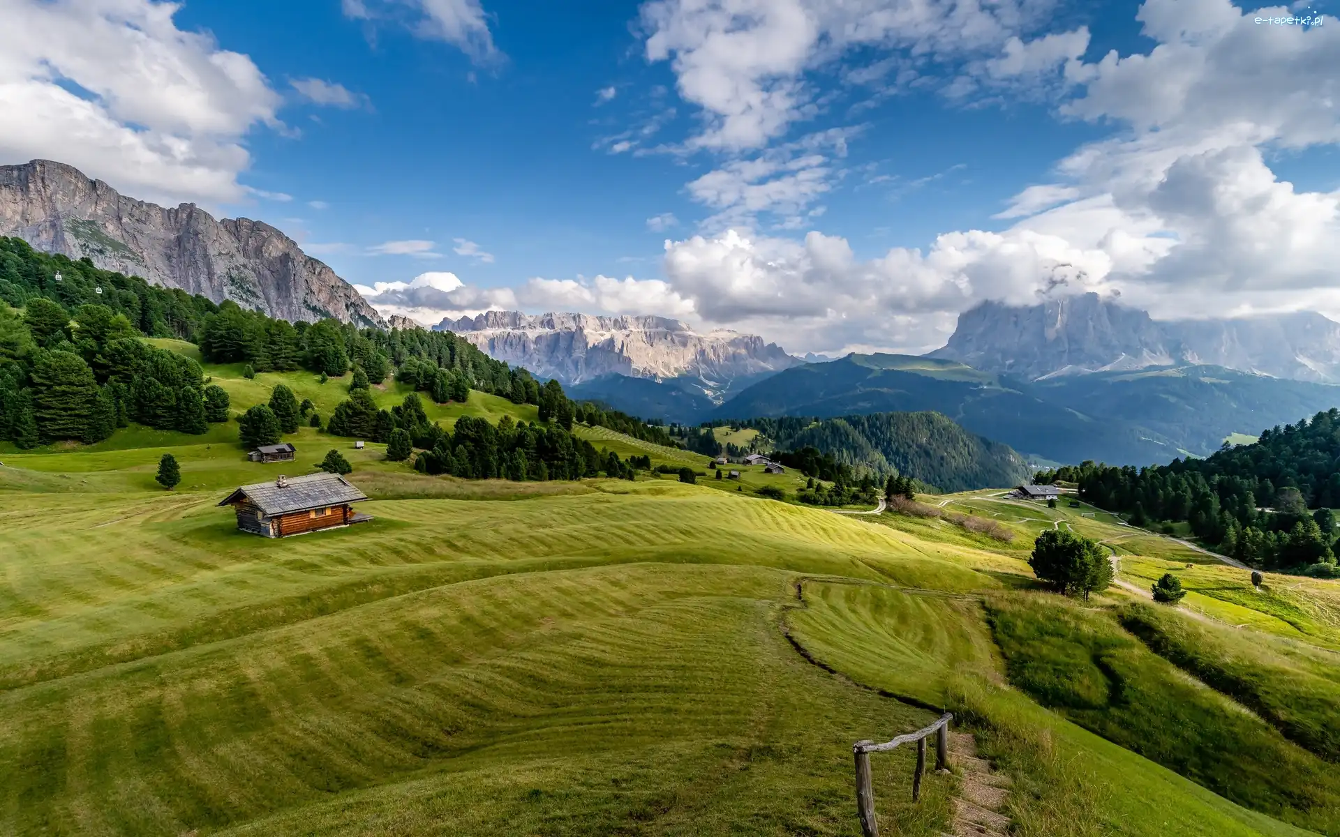 Domy, Dolina Val Gardena, Góry, Południowy Tyrol, Włochy, Lasy, Drzewa, Dolomity, Łąki