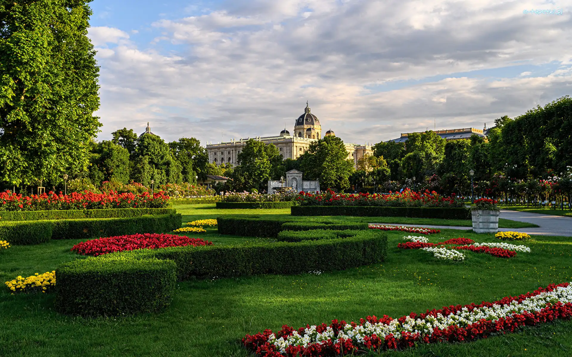 Austria, Krzewy, Park, Kwiaty, Ogród, Wiedeń, Muzeum Historii Sztuki