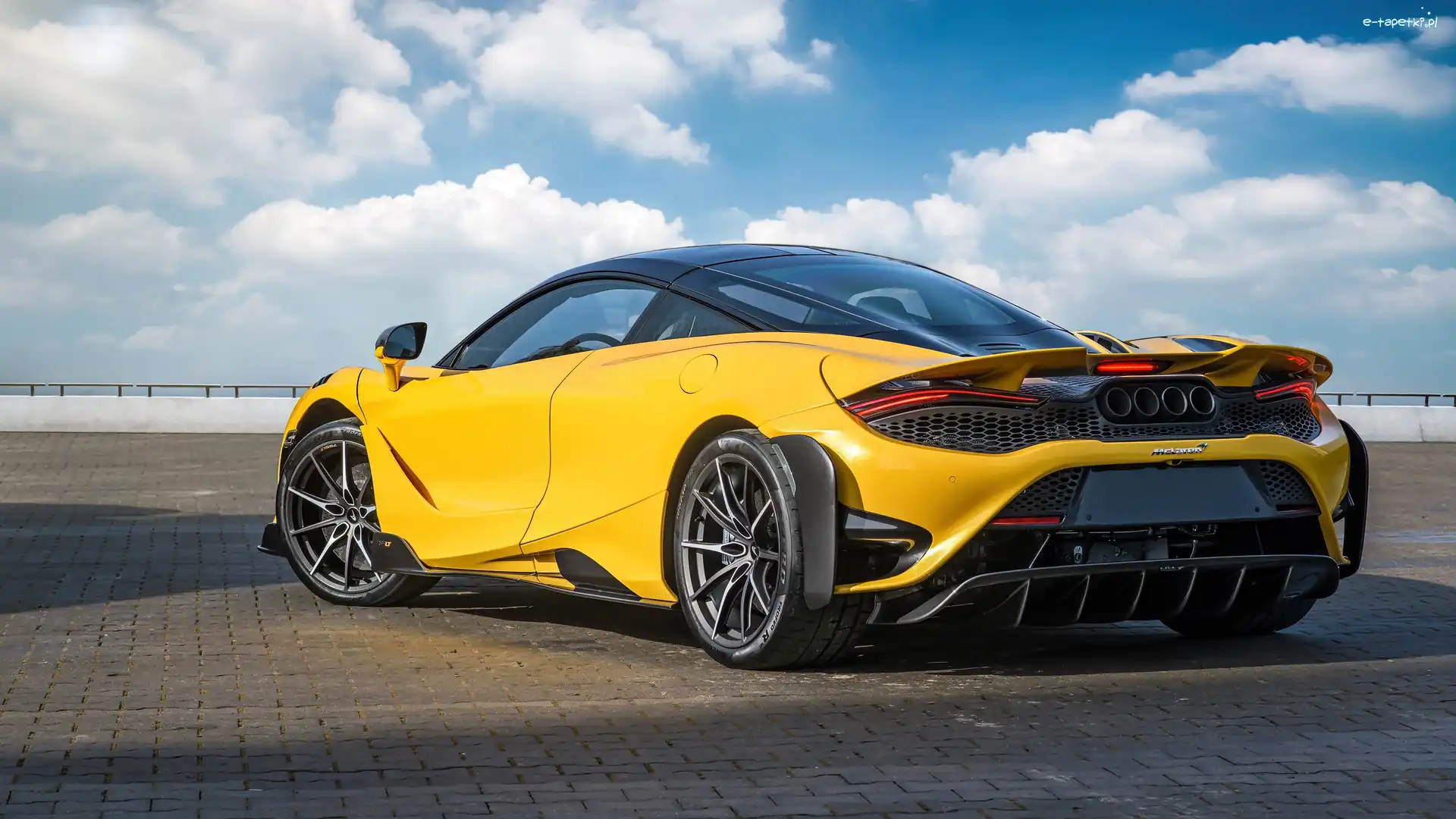 McLaren 765LT, Żółty