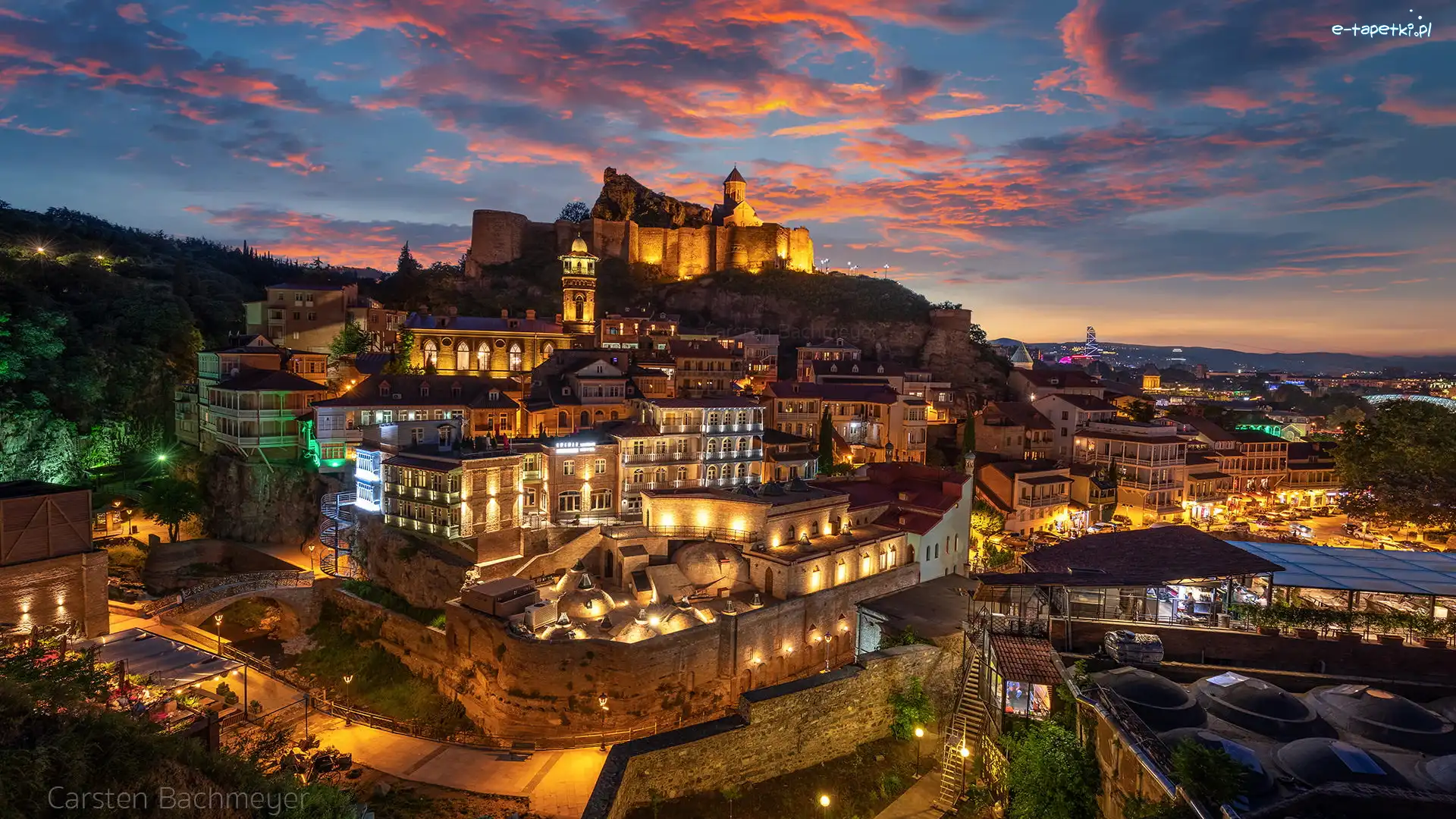 Wzgórze, Domy, Stare Miasto, Tbilisi, Miasto, Gruzja, Katedra Sioni, Oświetlone, Kościół