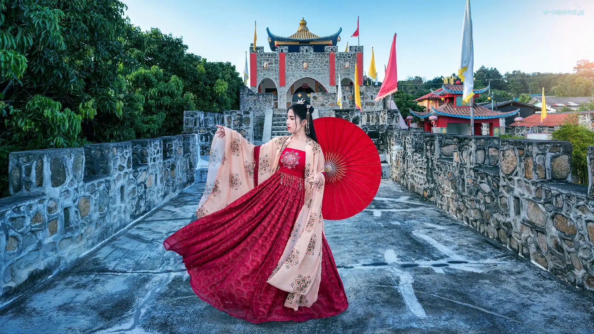 Tajlandia, Suknia, Parasolka, Azjatka, Kobieta, Prowincja Mae Hong Son, Baan Santichon Yunnan