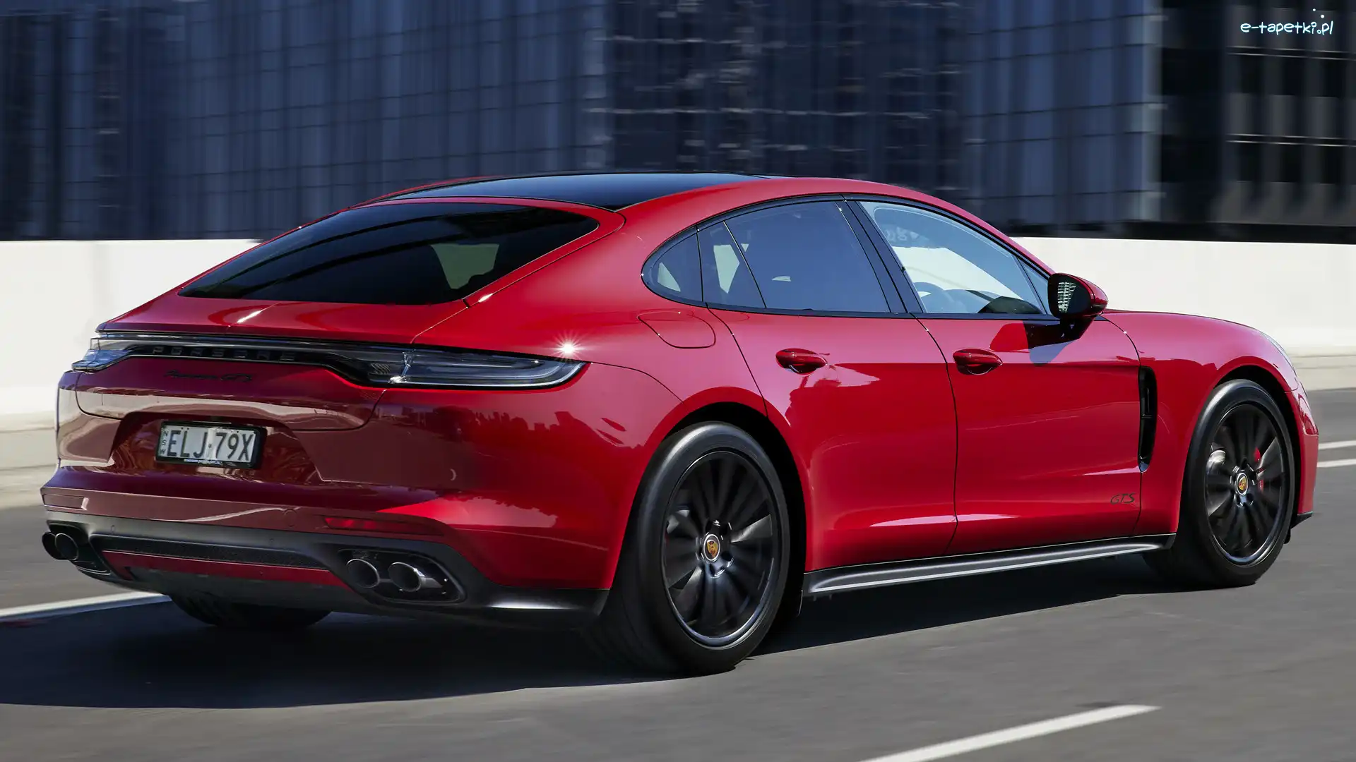 Czerwone, Porsche Panamera GTS