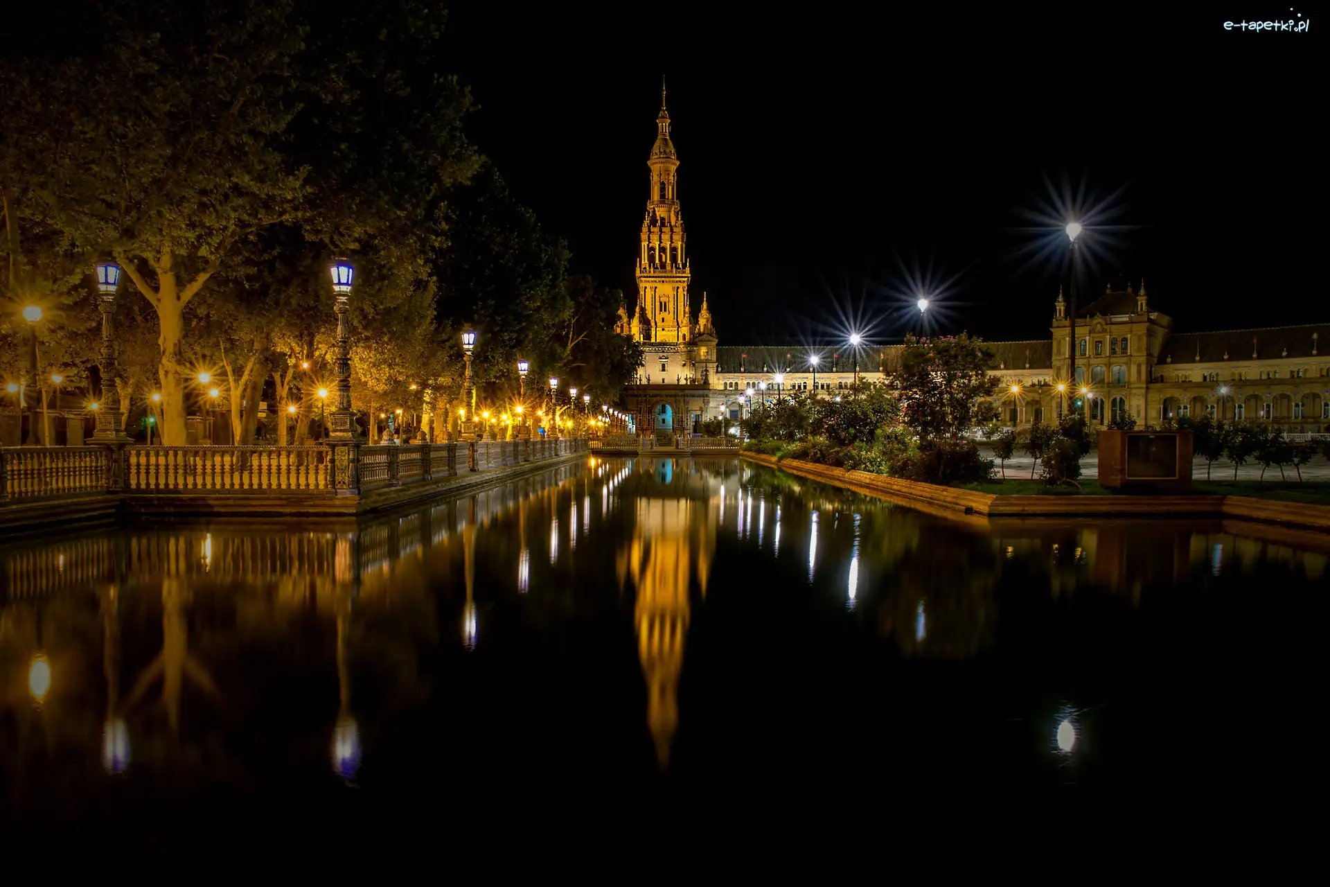 Park Marii Luizy, Pawilon, Hiszpania, Noc, Latarnie, Oświetlenie, Drzewa, Plac Hiszpański, Budynek, Sewilla