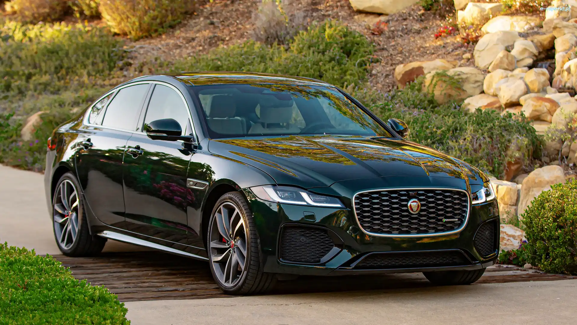 Jaguar XF P300