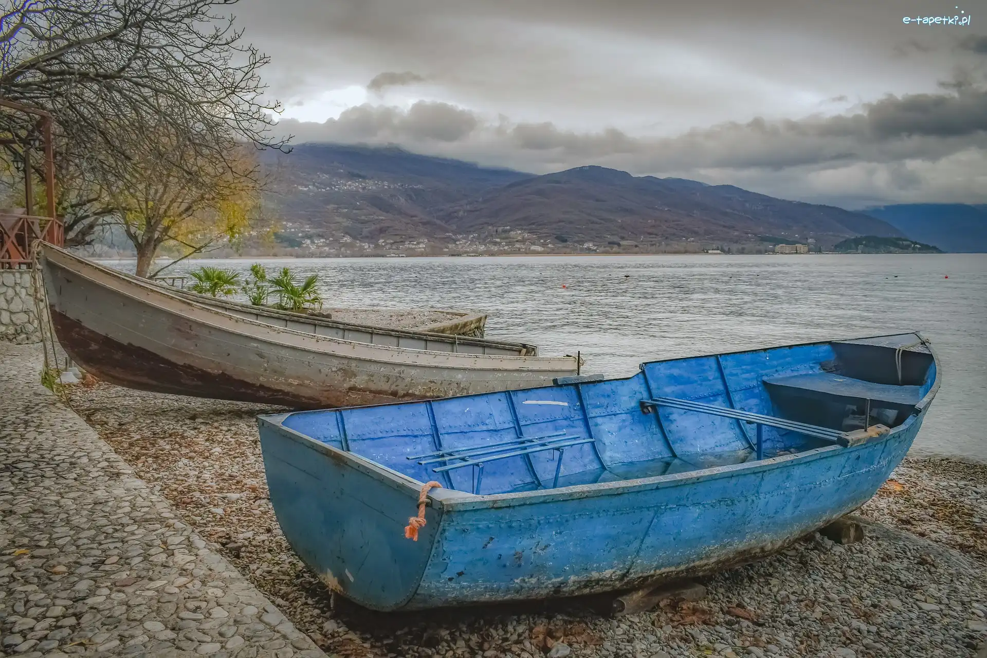 Chmury, Góry, Niebo, Macedonia Północna, Jezioro Ochrydzkie, Łódki