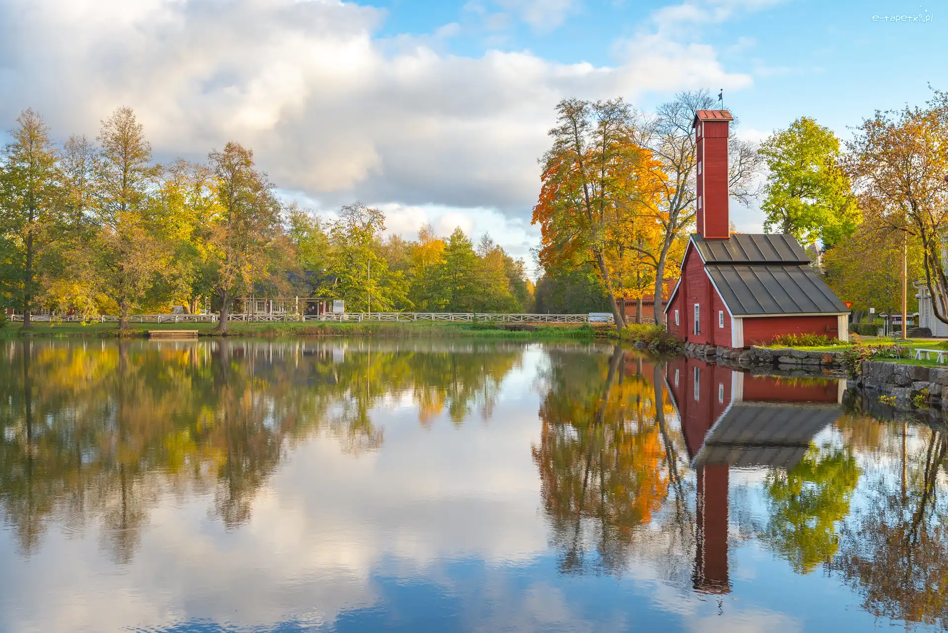Drzewa, Stromfors Iron Works, Dom, Staw, Jesień, Finlandia, Gmina Ruotsinpyhtaa, Młyn, Odbicie