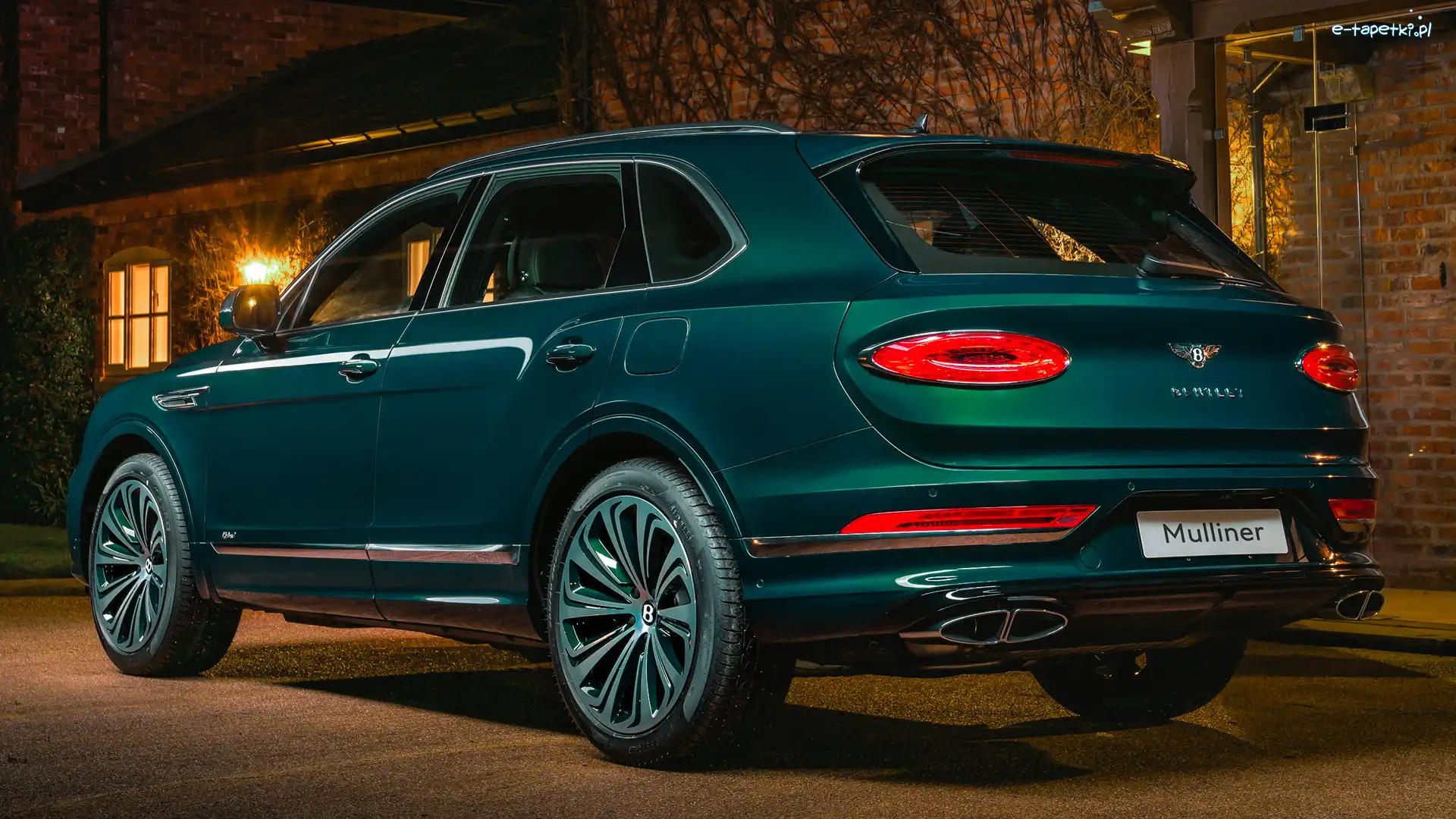 2021, Bentley Bentayga Hybryda