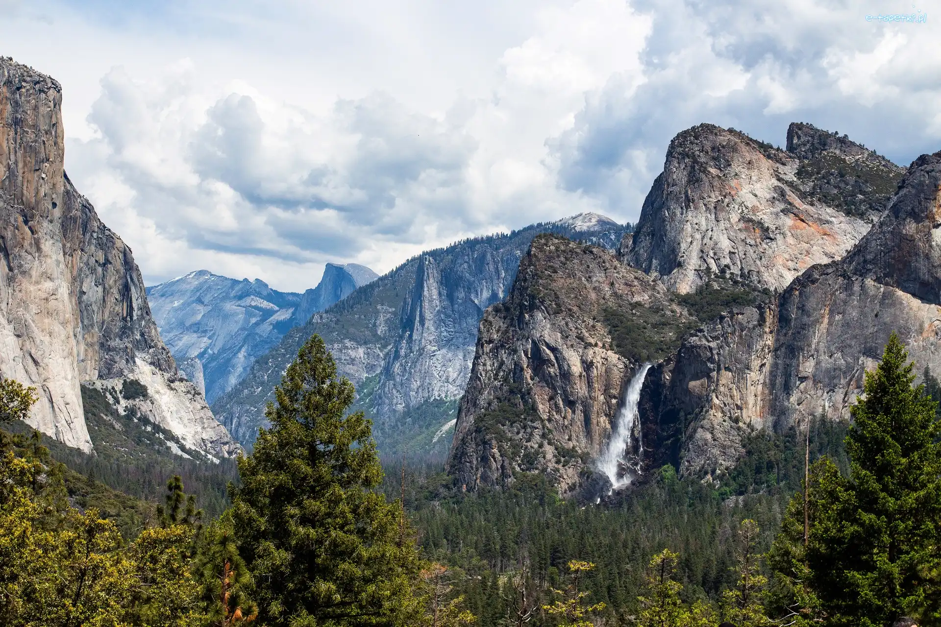 Wodospad, Góry, Stany Zjednoczone, Kalifornia, Sierra Nevada, Drzewa, Lasy, Park Narodowy Yosemite