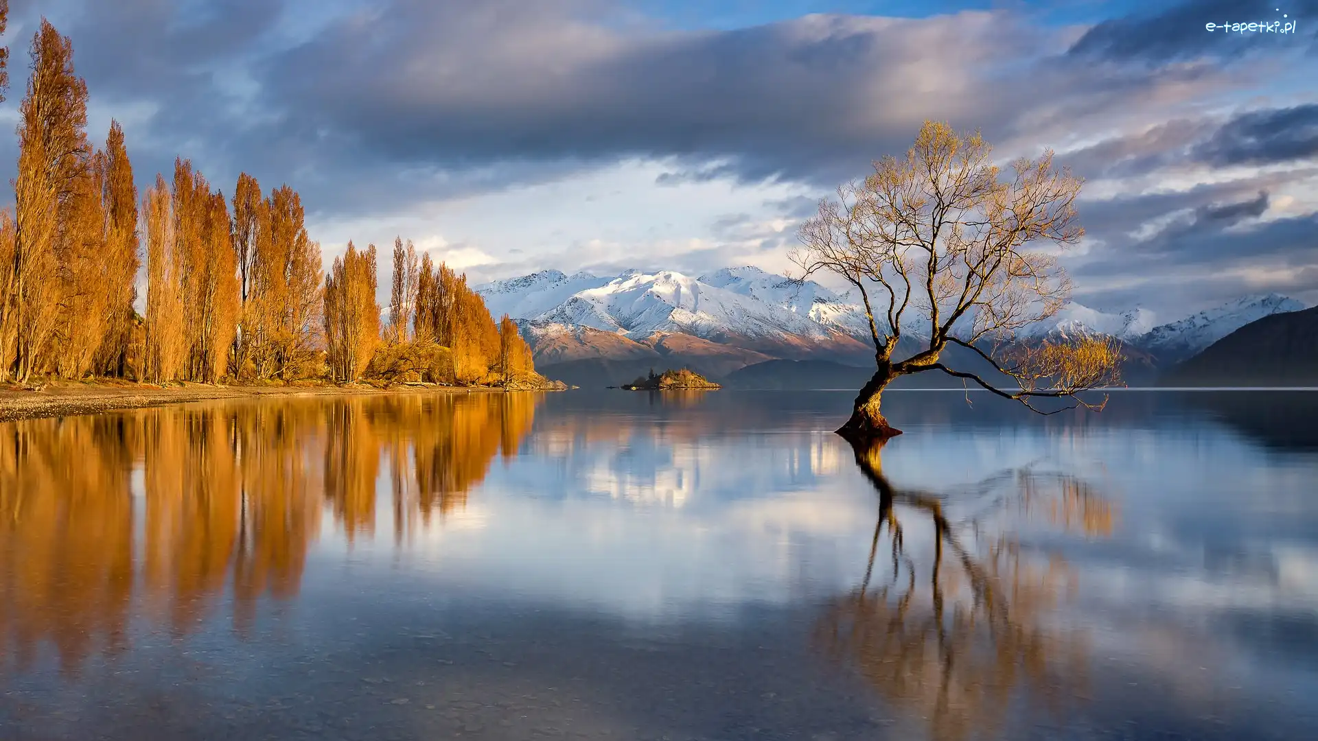 Chmury, Góry, Jesień, Nowa Zelandia, Drzewo, Jezioro Wanaka