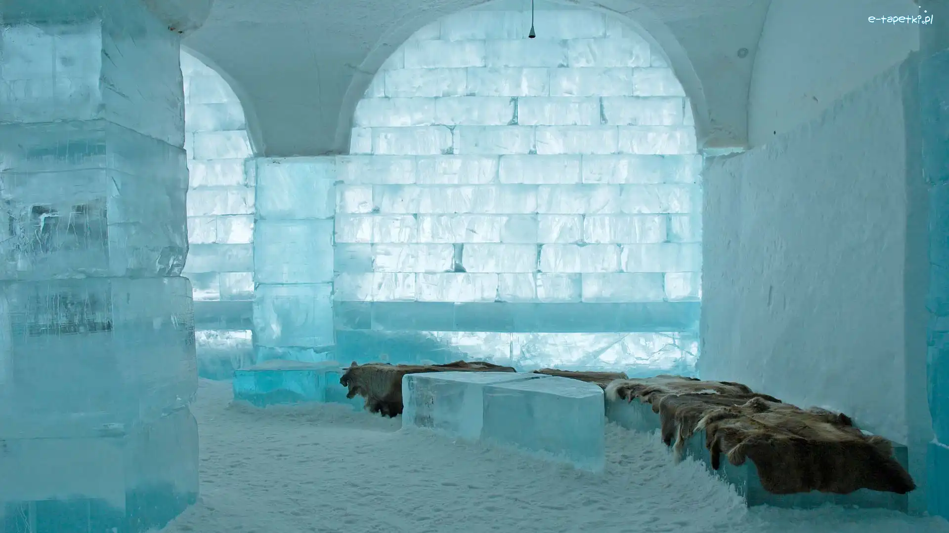 Lód, Icehotel, Szwecja, Gmina Kiruna, Wnętrze, Skóry, Jukkasjarvi, Hotel lodowy