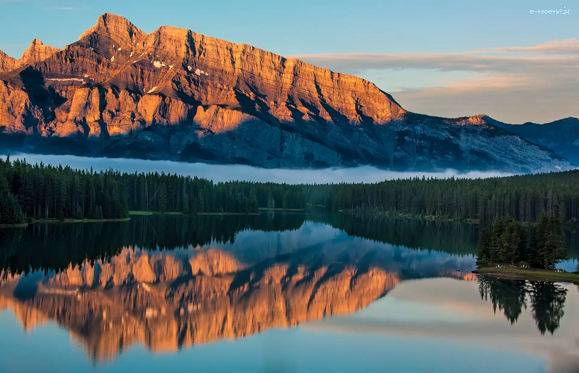 Las, Park Narodowy Banff, Góry Skaliste, Two Jack Lake, Jezioro, Kanada, Alberta, Góra Mount Rundle, Odbicie