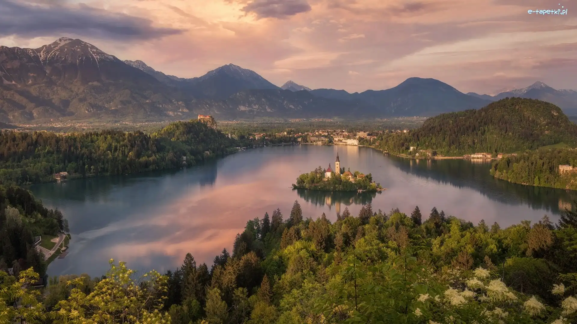 Chmury, Góry Alpy Julijskie, Jezioro Bled, Drzewa, Wyspa Blejski Otok, Słowenia