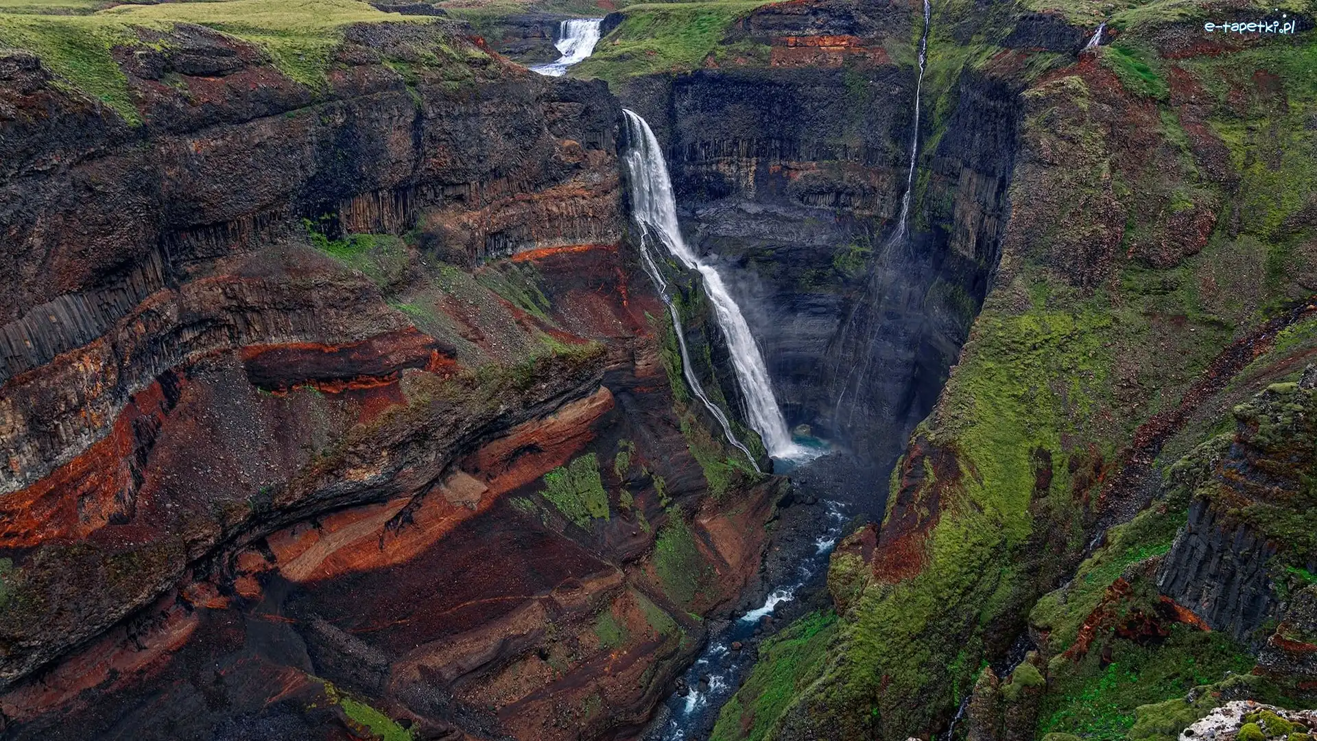 Rzeka Fossa, Haifoss Falls, Wąwóz, Skały, Wodospad, Islandia