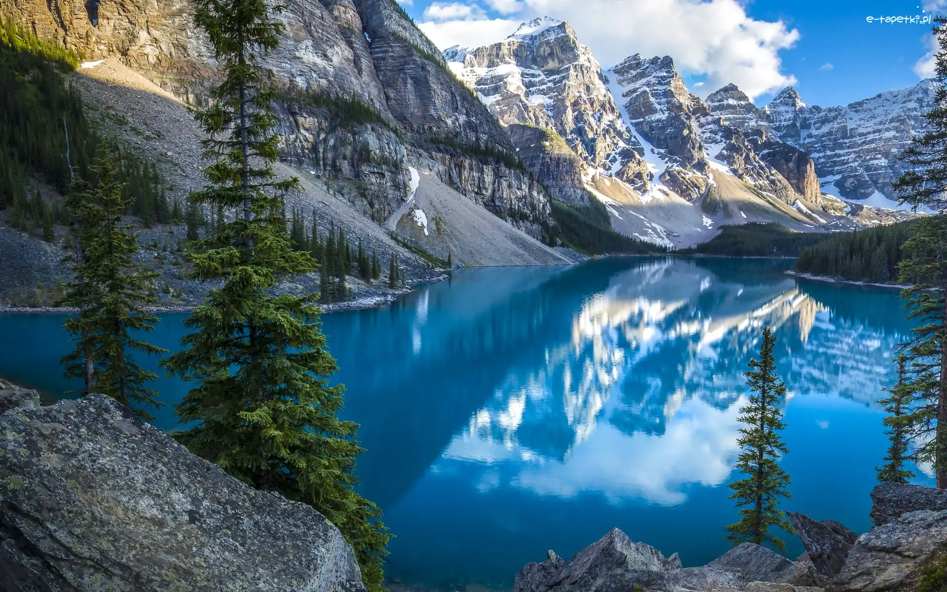 Drzewa, Alberta, Odbicie, Las, Góry, Jezioro, Moraine Lake, Kanada, Park Narodowy Banff, Chmury