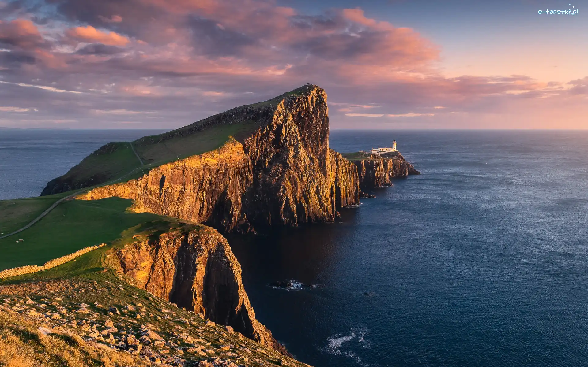 Półwysep Duirinish, Neist Point Lighthouse, Skały, Wybrzeże, Morze Szkockie, Szkocja, Chmury, Latarnia morska, Wyspa Skye