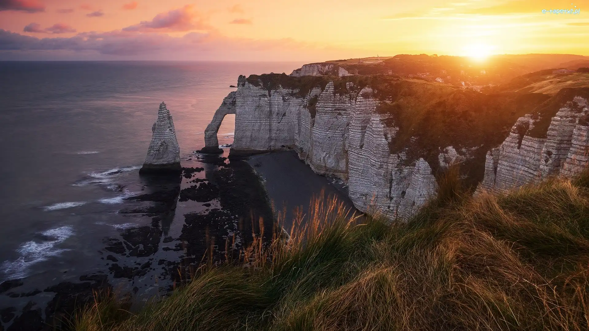 Skały, Porte dAval, Wybrzeże, Morze, Wschód słońca, Francja, Etretat, Klify, Trawa