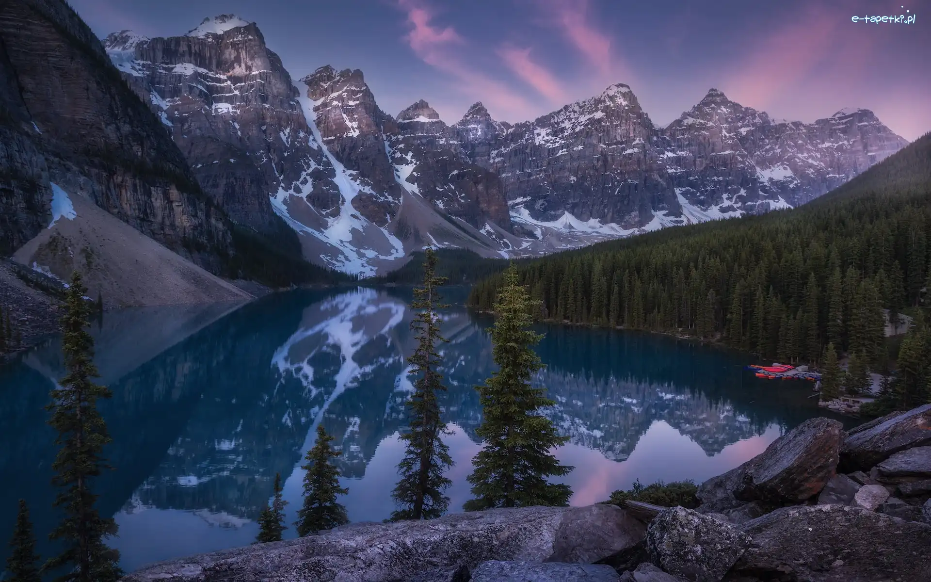 Jezioro Moraine, Park Narodowy Banff, Góry, Wschód słońca, Prowincja Alberta, Kanada