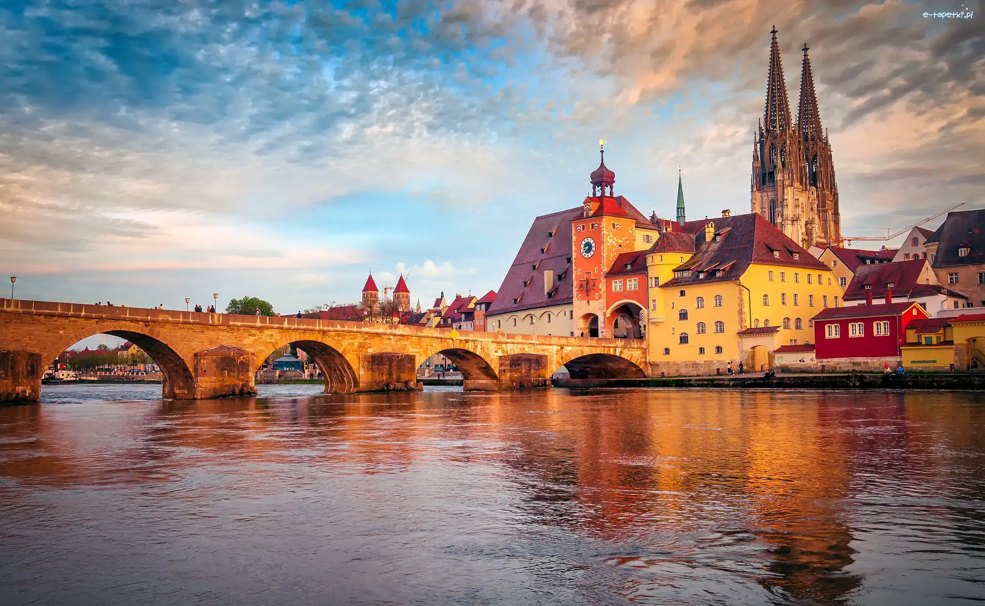 Katedra św Piotra, Regensburg, Niemcy, Bawaria, Rzeka Dunaj, Most, Kościół, Miasto Ratyzbona