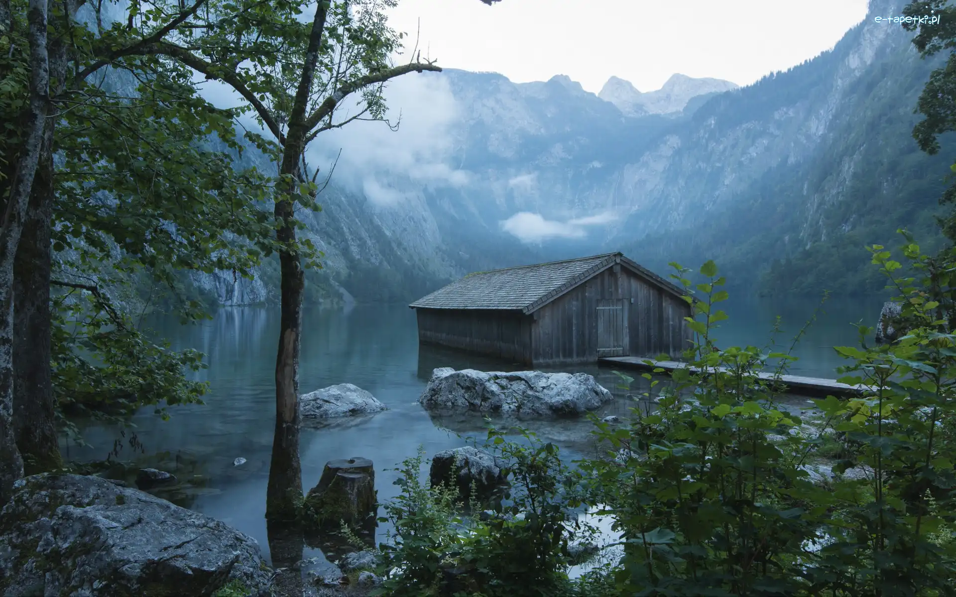 Kamienie, Góry, Niemcy, Domek, Mgła, Jezioro Obersee, Drewniany, Park Narodowy Berchtesgaden, Alpy, Bawaria