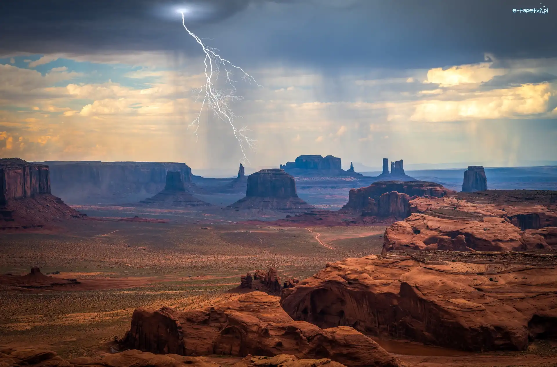 Piorun, Wyżyna Kolorado, Region Monument Valley, Stan Utah, Stany Zjednoczone, Skały, Dolina Pomników